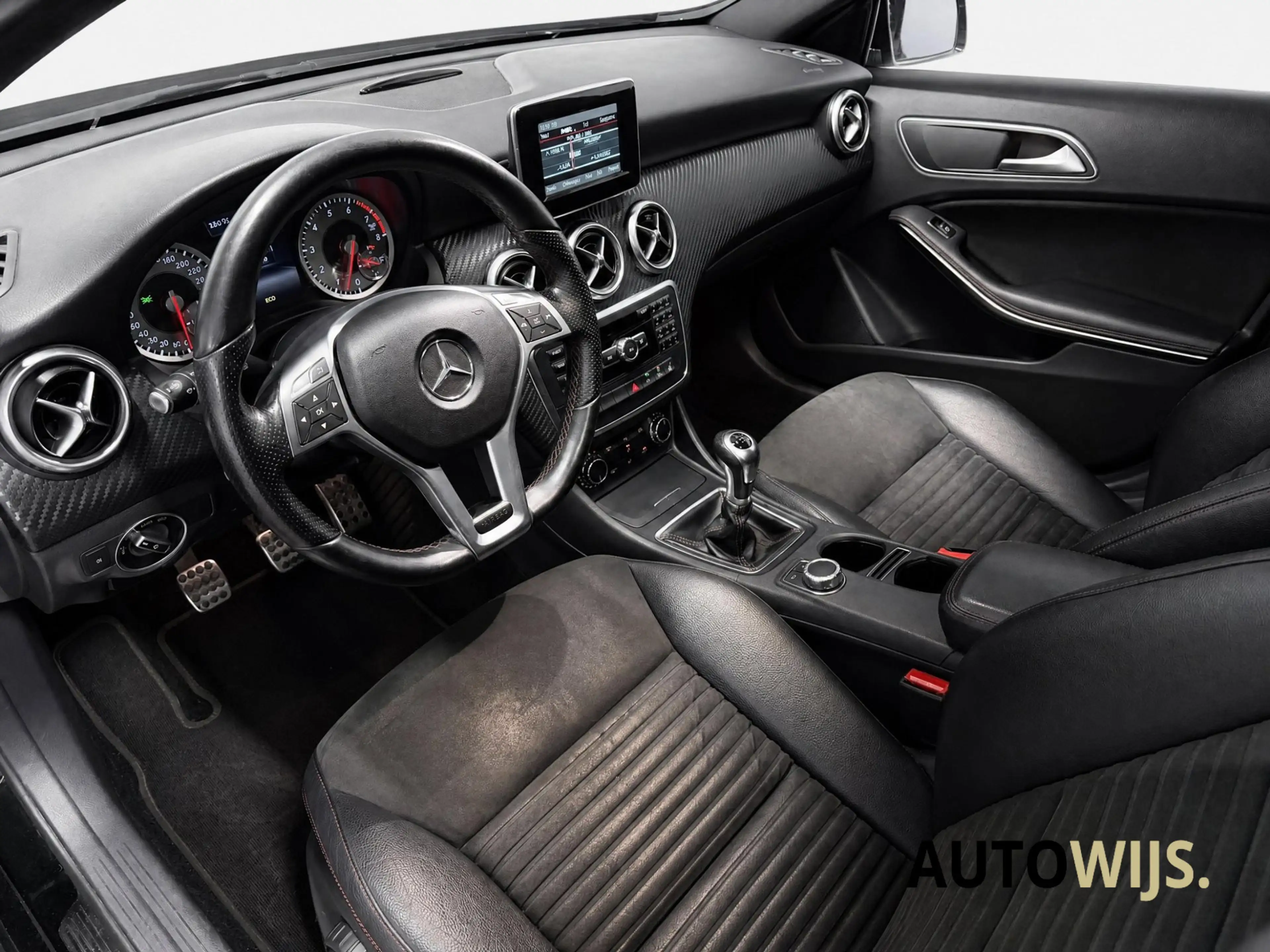 Mercedes-Benz A 180 180|AMG LINE|PANO|ALCANTARA|LED|STOELVERW|DEALER O — photo 5