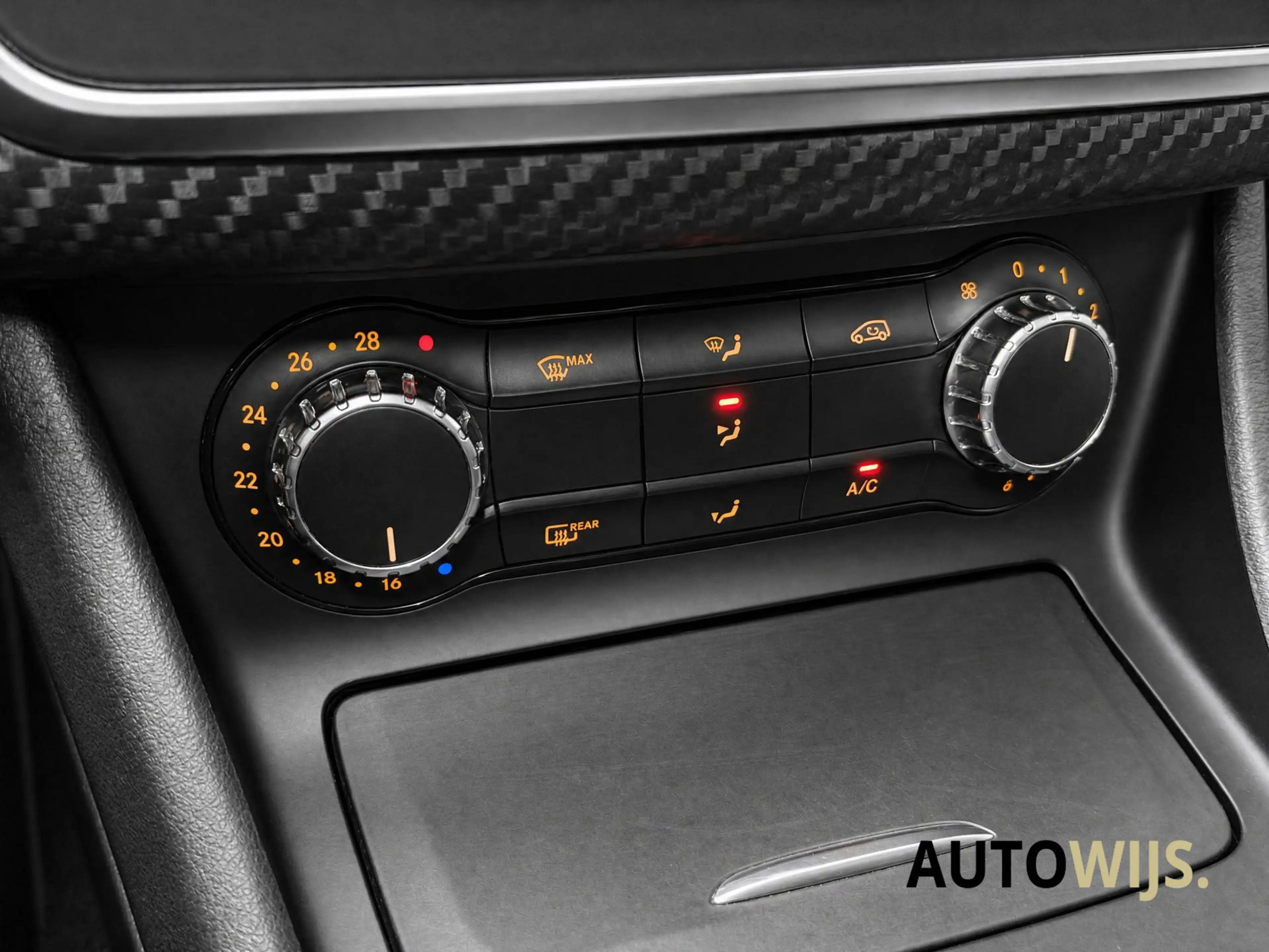 Mercedes-Benz A 180 180|AMG LINE|PANO|ALCANTARA|LED|STOELVERW|DEALER O — photo 18