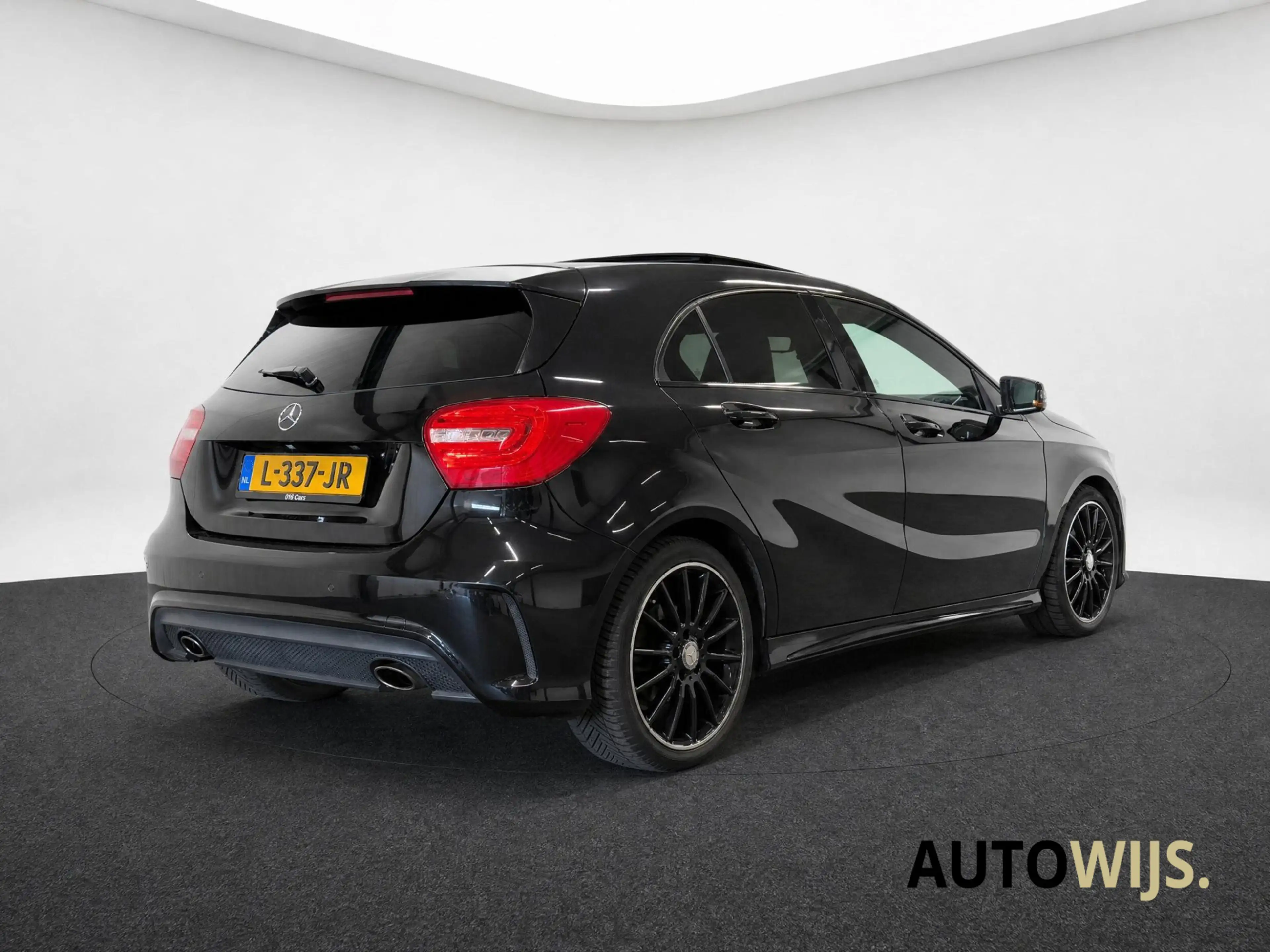 Mercedes-Benz A 180 180|AMG LINE|PANO|ALCANTARA|LED|STOELVERW|DEALER O — photo 4
