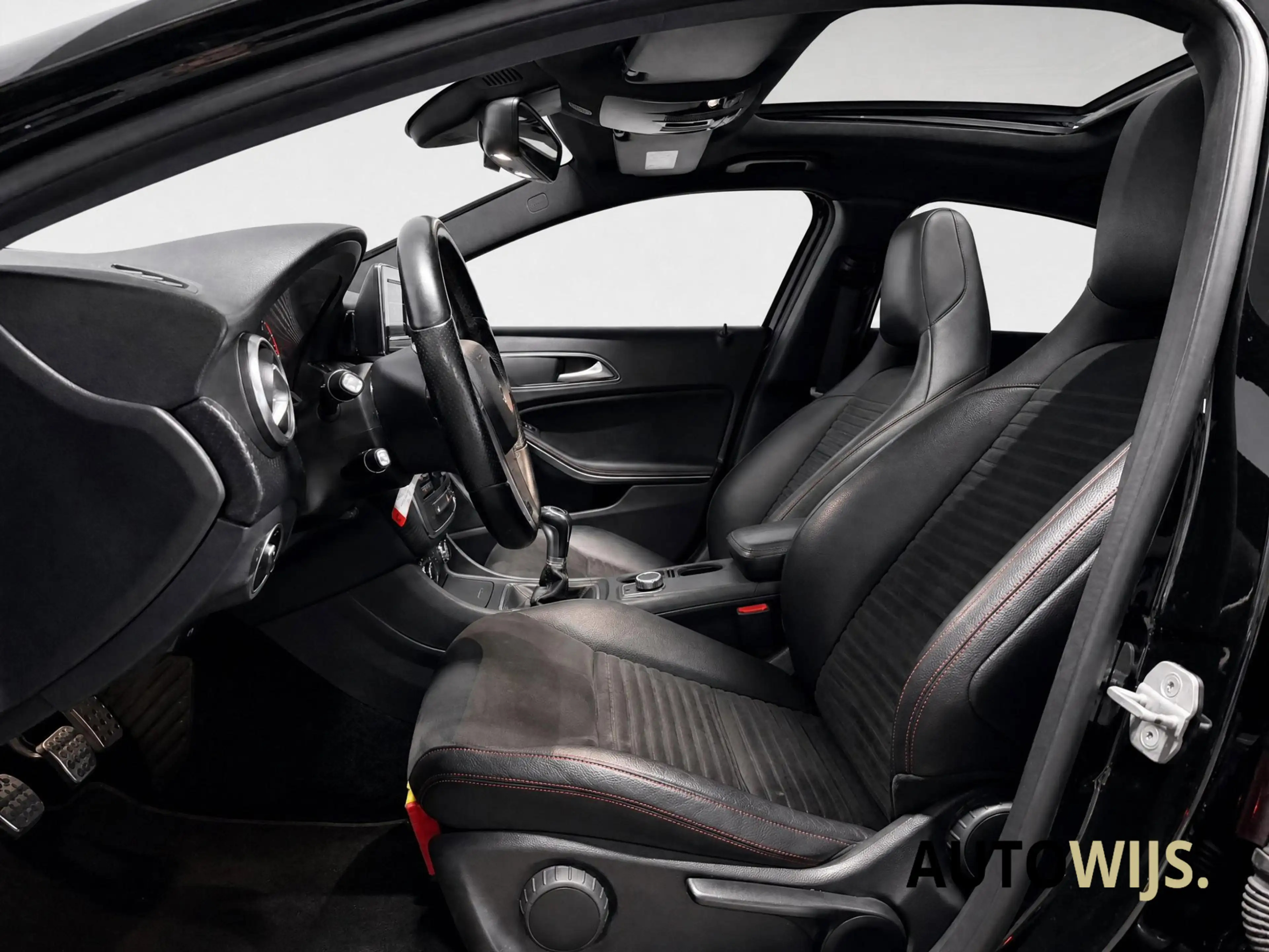 Mercedes-Benz A 180 180|AMG LINE|PANO|ALCANTARA|LED|STOELVERW|DEALER O — photo 3