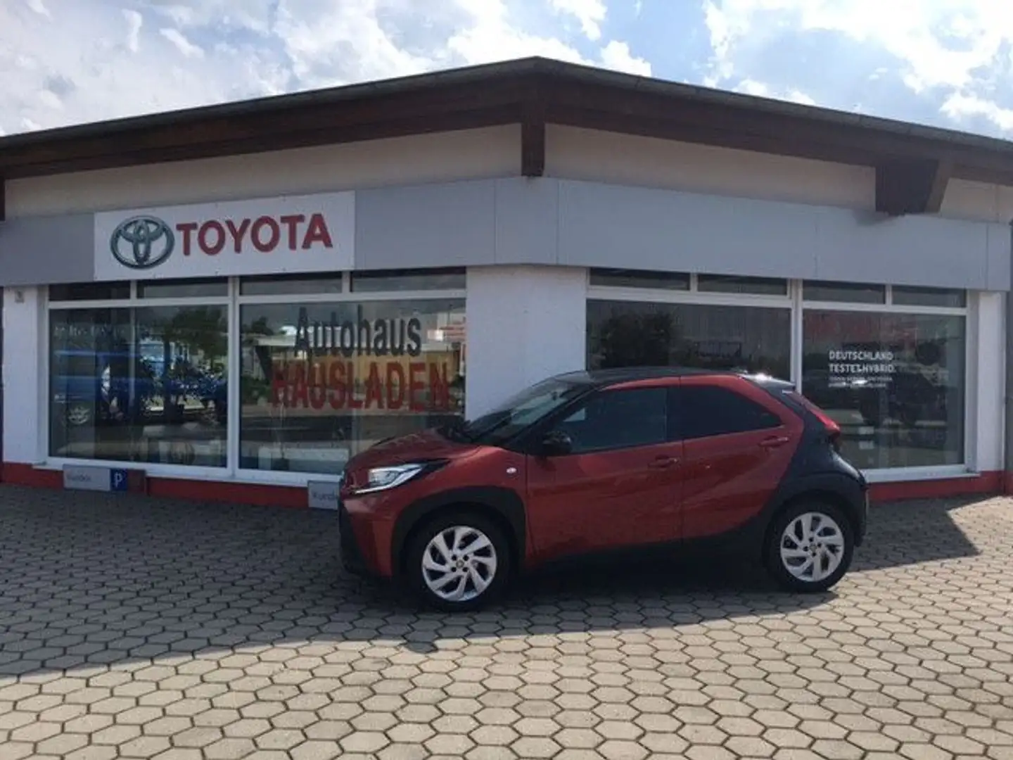 Toyota Aygo X Pulse Rood - 1