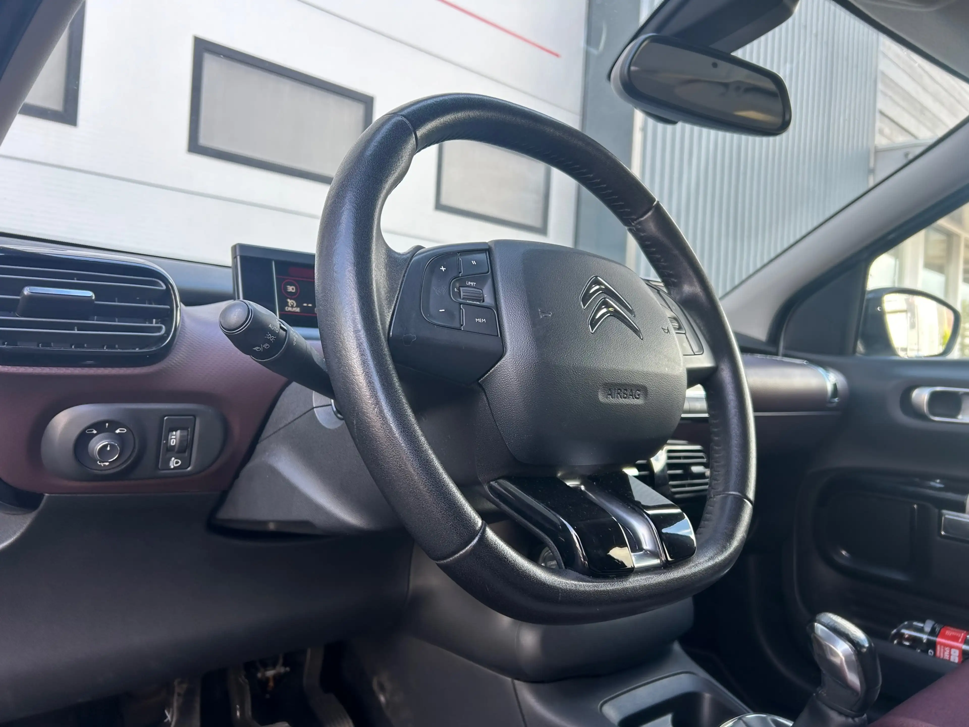 Citroen C4 Cactus 1.2 PureTech Shine — photo 10