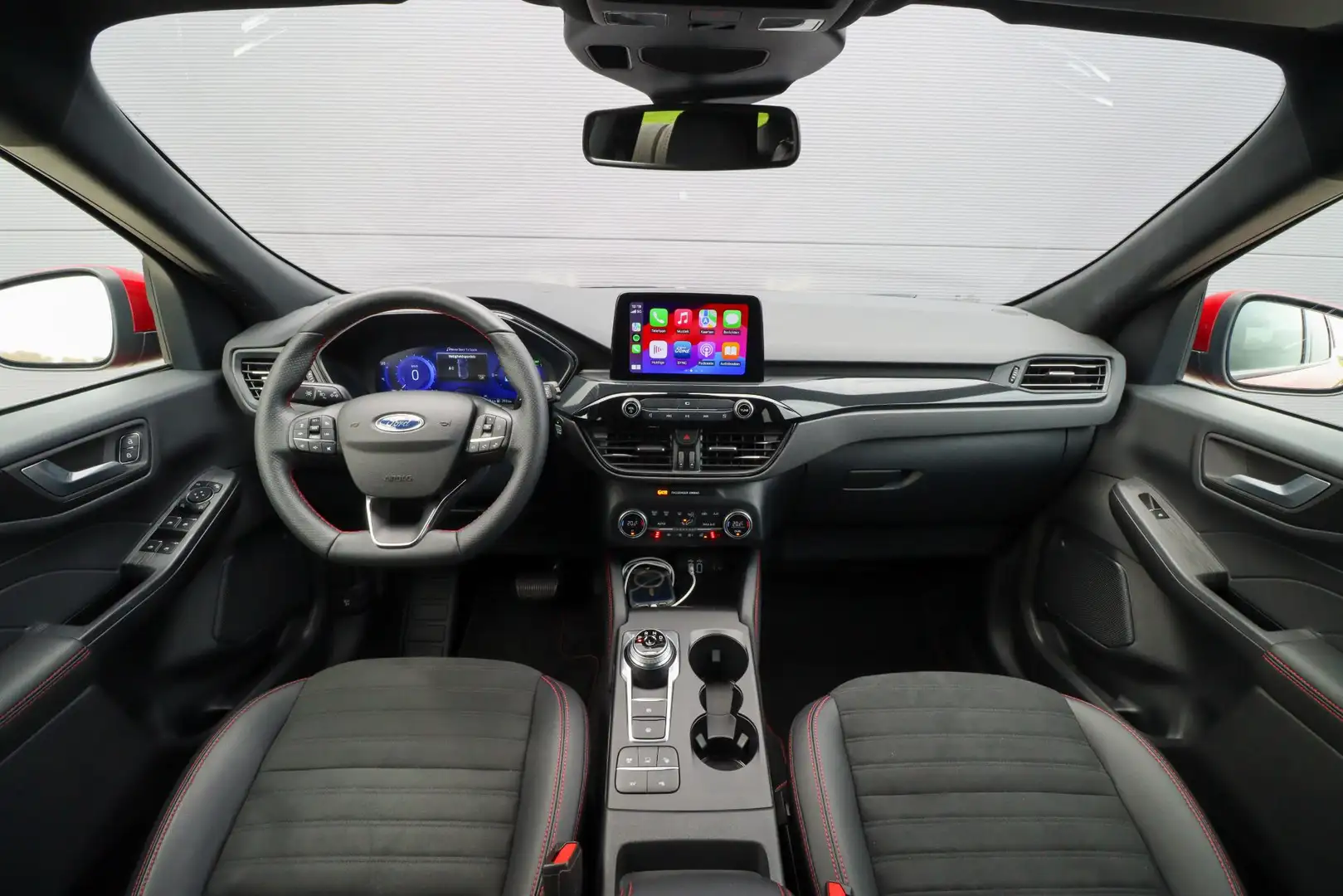 Ford Kuga 2.5 PHEV ST-Line X | Trekhaak | Adaptieve cruise | Rood - 2