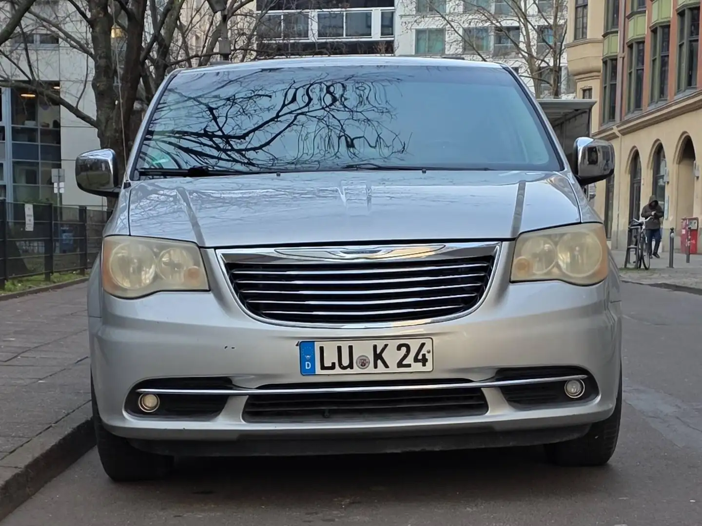 Chrysler Town & Country Silber - 2