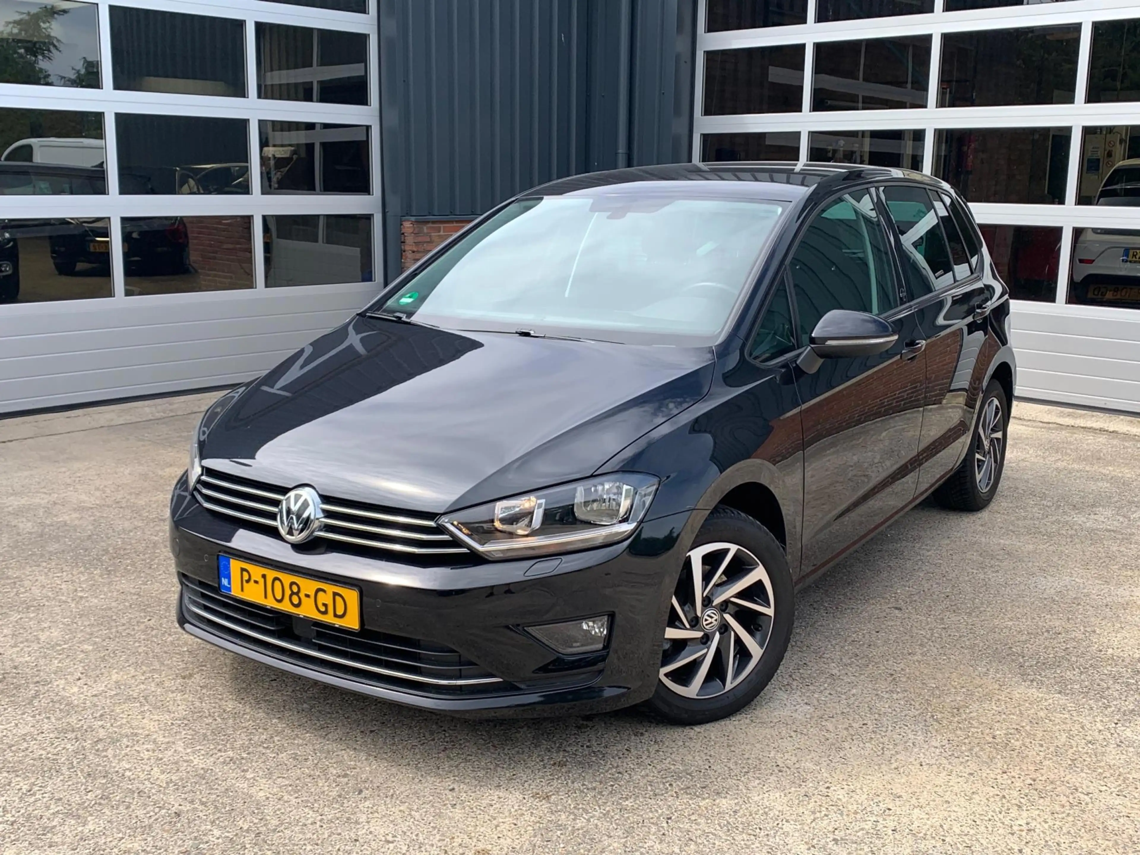 Volkswagen Golf Sportsvan 1.2 TSI Sound DSG Pdc/Ecc/Lmv/Pr-Glass — photo 2