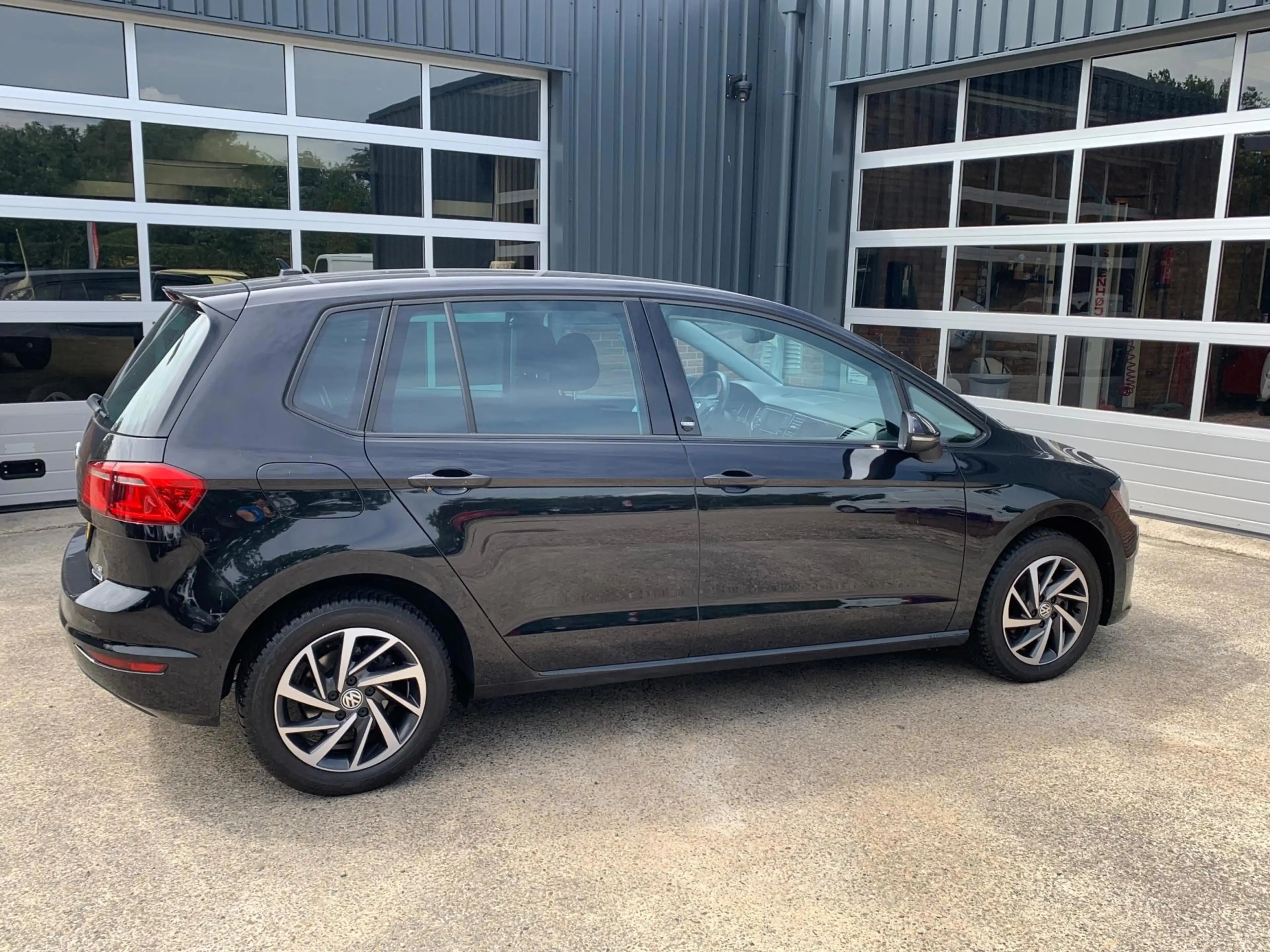 Volkswagen Golf Sportsvan 1.2 TSI Sound DSG Pdc/Ecc/Lmv/Pr-Glass — photo 7