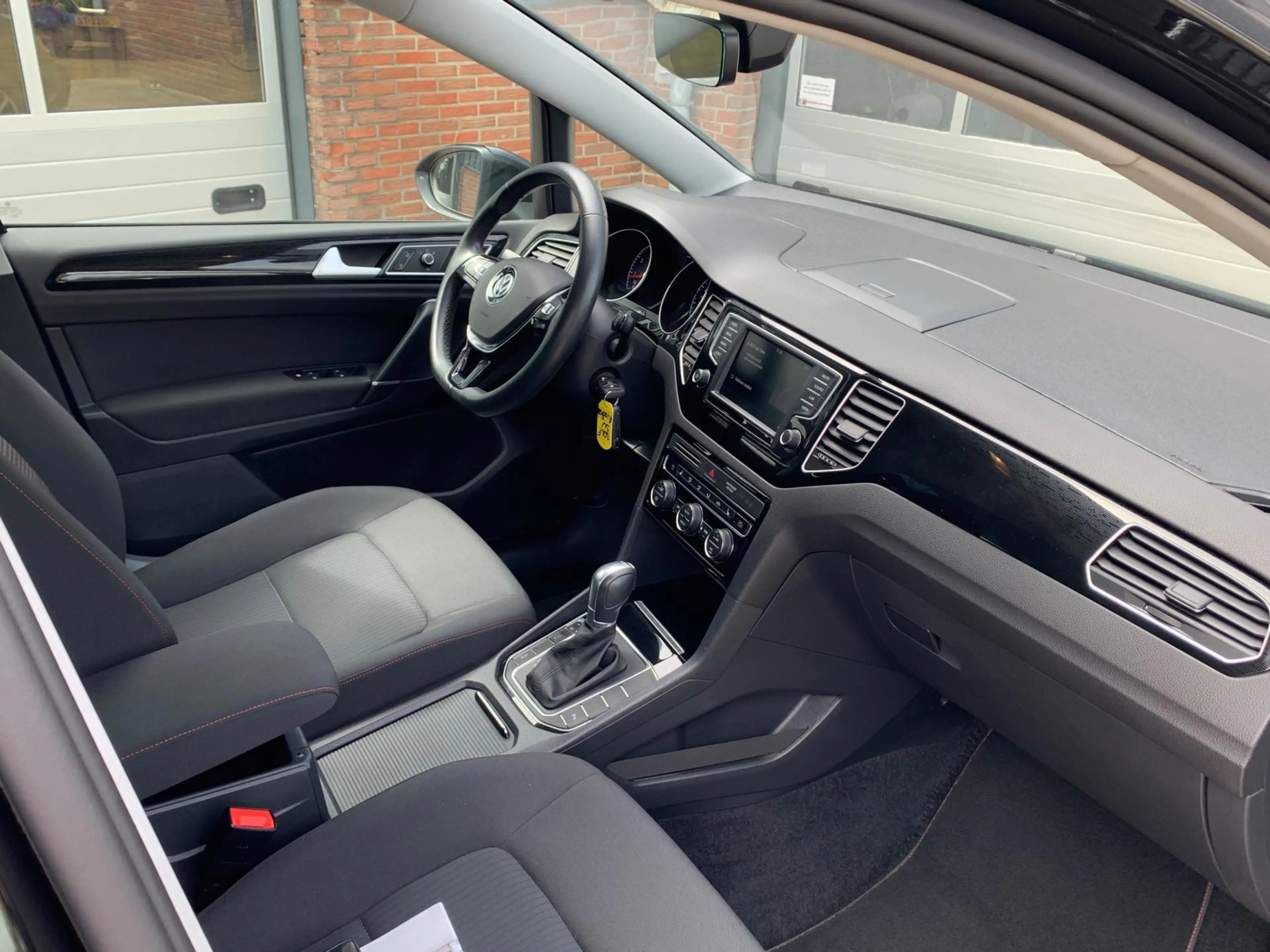 Volkswagen Golf Sportsvan 1.2 TSI Sound DSG Pdc/Ecc/Lmv/Pr-Glass — photo 10