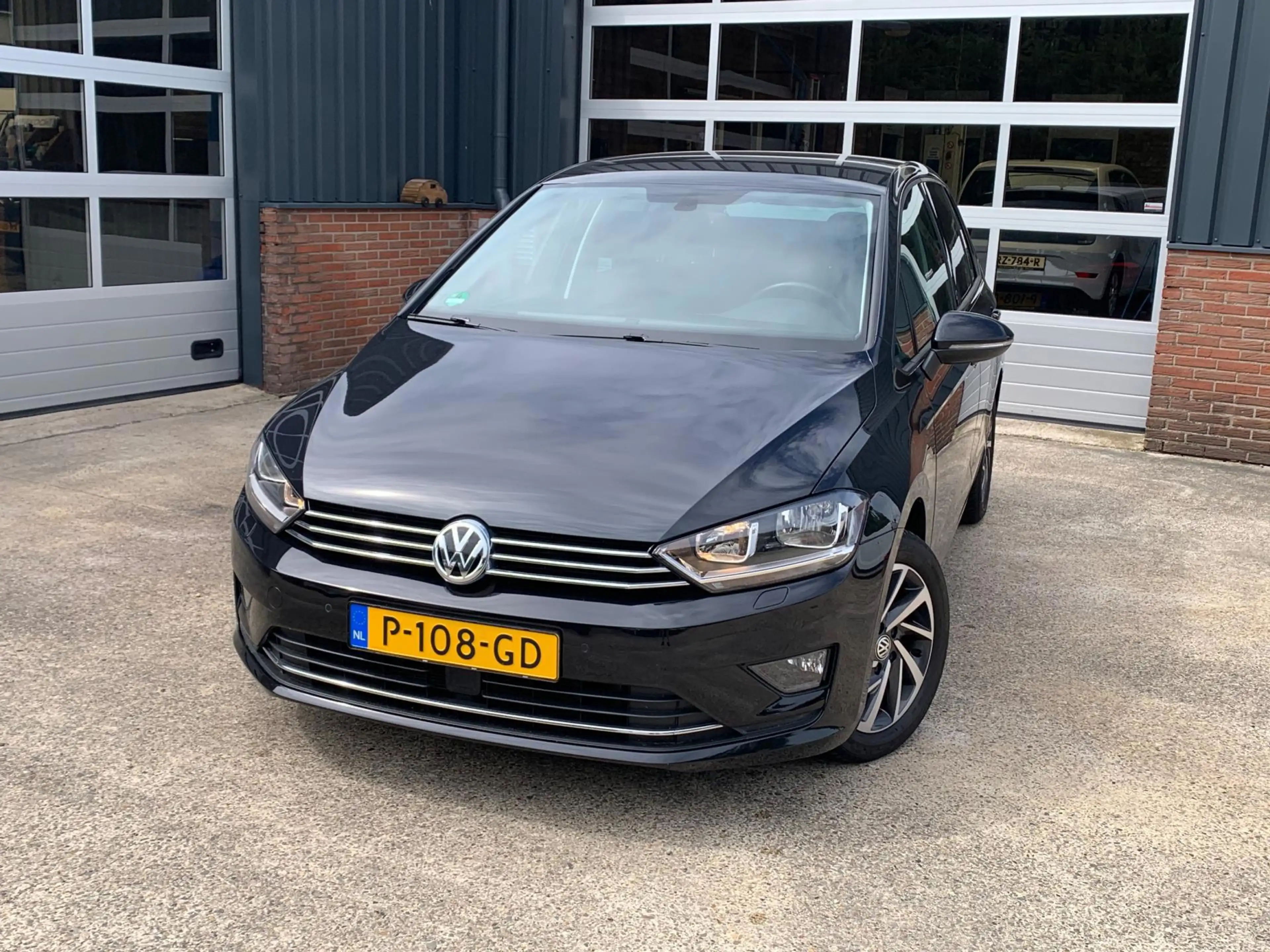 Volkswagen Golf Sportsvan 1.2 TSI Sound DSG Pdc/Ecc/Lmv/Pr-Glass — photo 3
