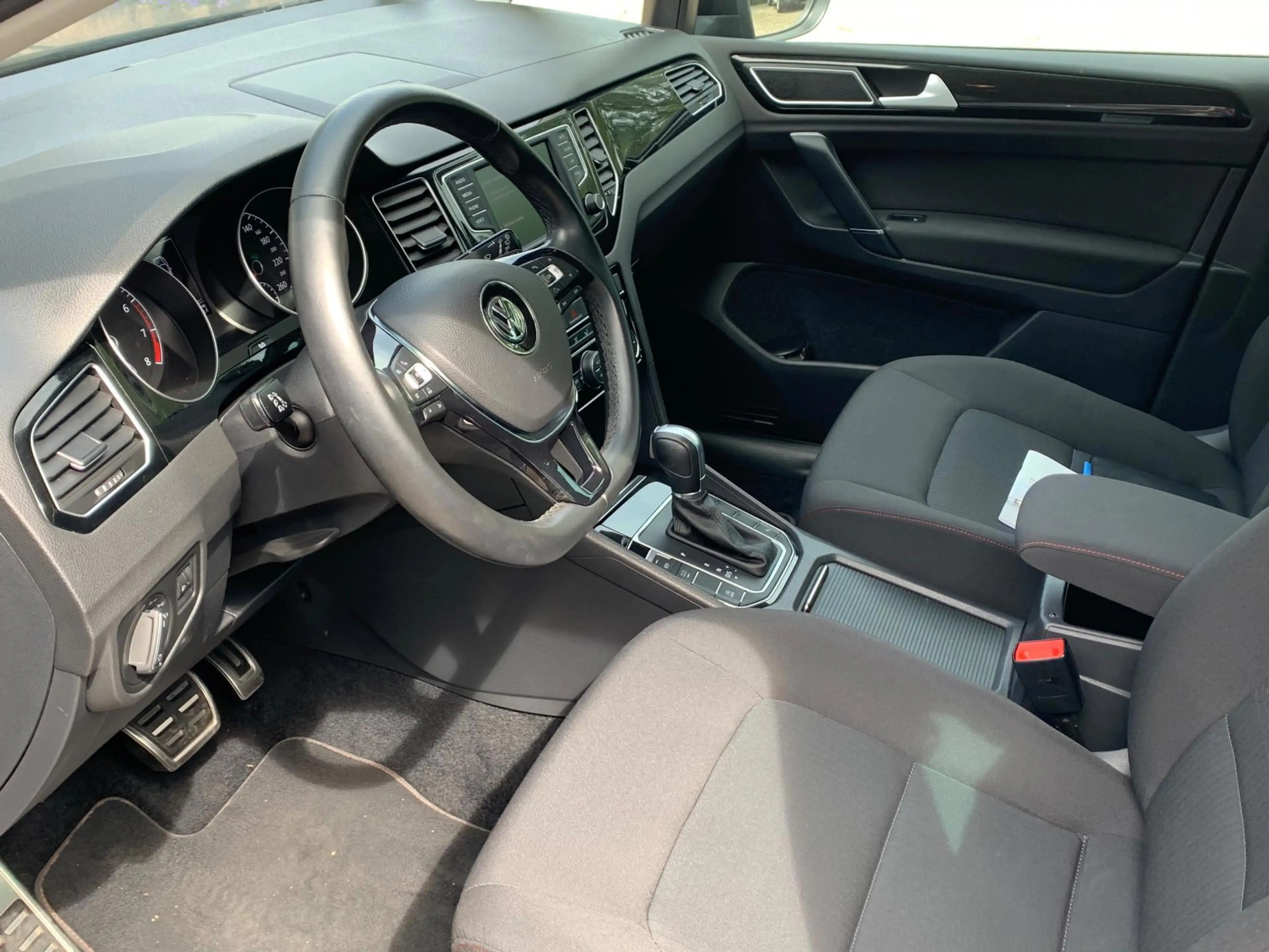 Volkswagen Golf Sportsvan 1.2 TSI Sound DSG Pdc/Ecc/Lmv/Pr-Glass — photo 8