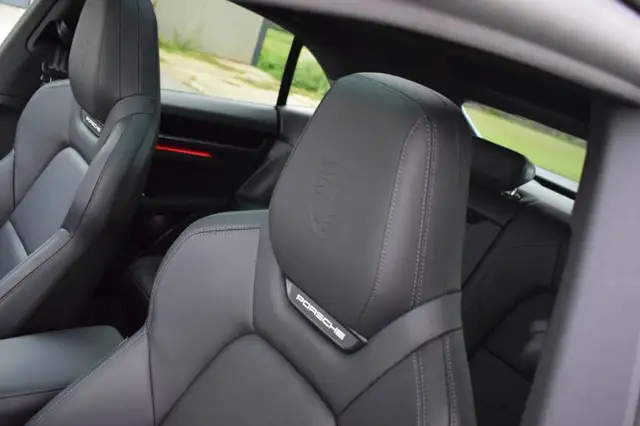 Porsche Macan view 28