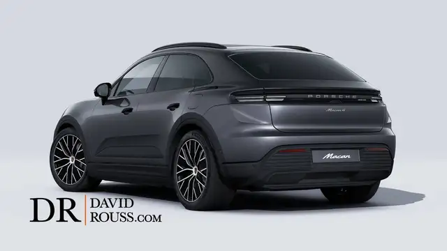 Porsche Macan view 3