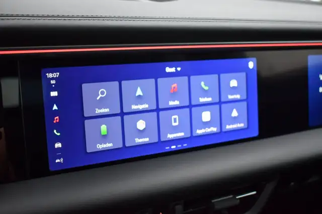 Porsche Macan view 21
