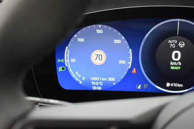 Porsche Macan view 25