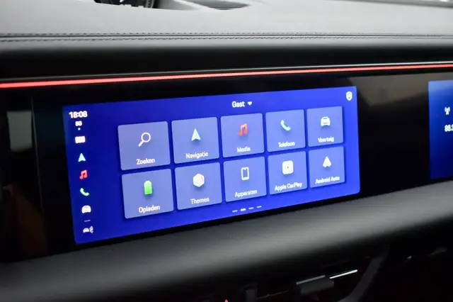 Porsche Macan view 20