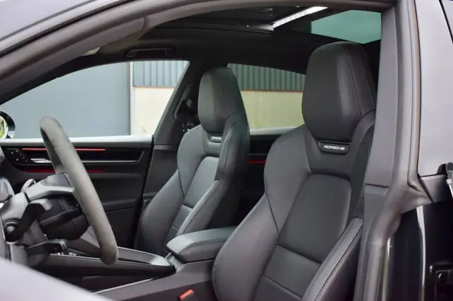 Porsche Macan view 27