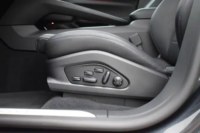 Porsche Macan view 29