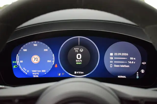 Porsche Macan view 26