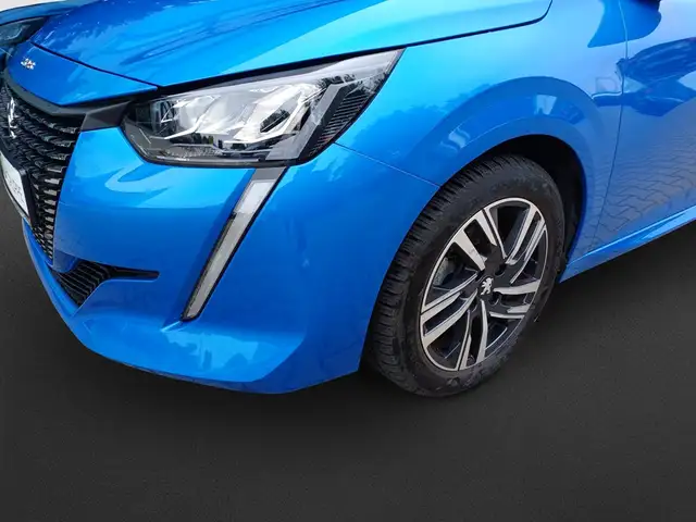 Peugeot 208 view 9