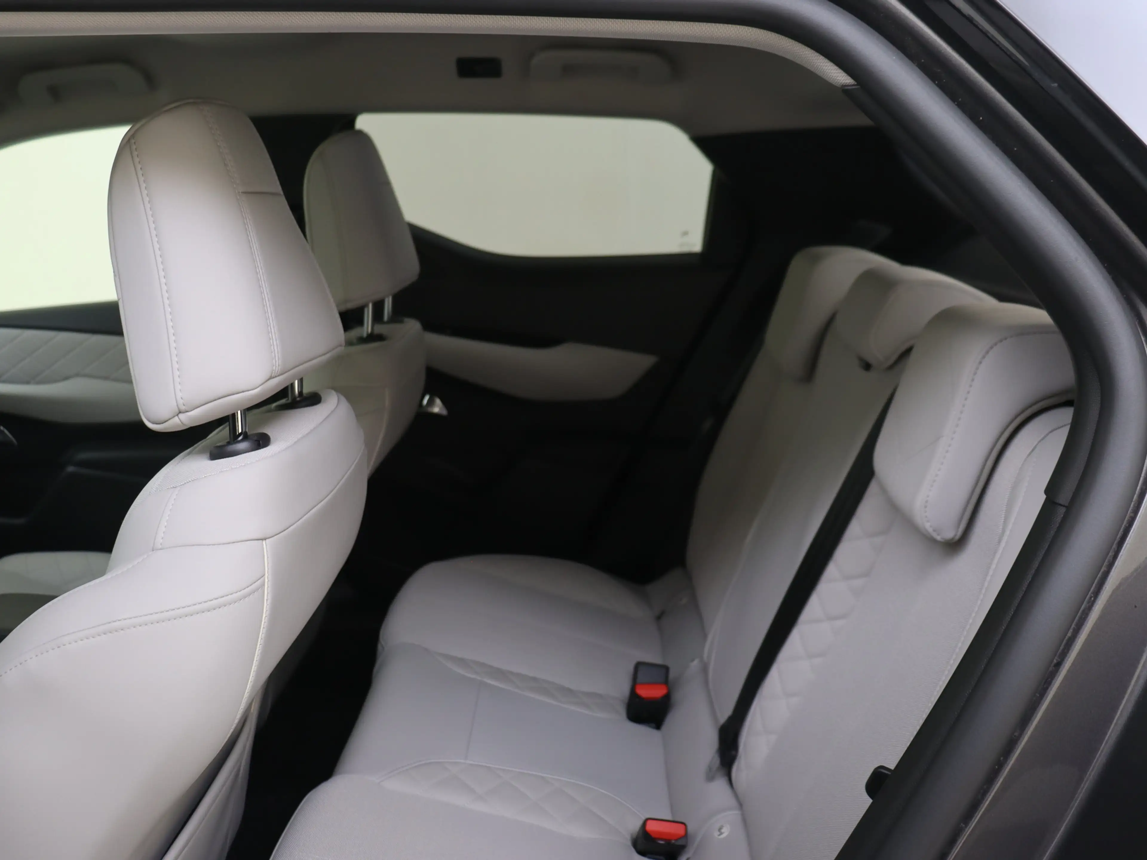DS Automobiles DS 3 Crossback E-Tense Bastille 50 kWh — photo 13