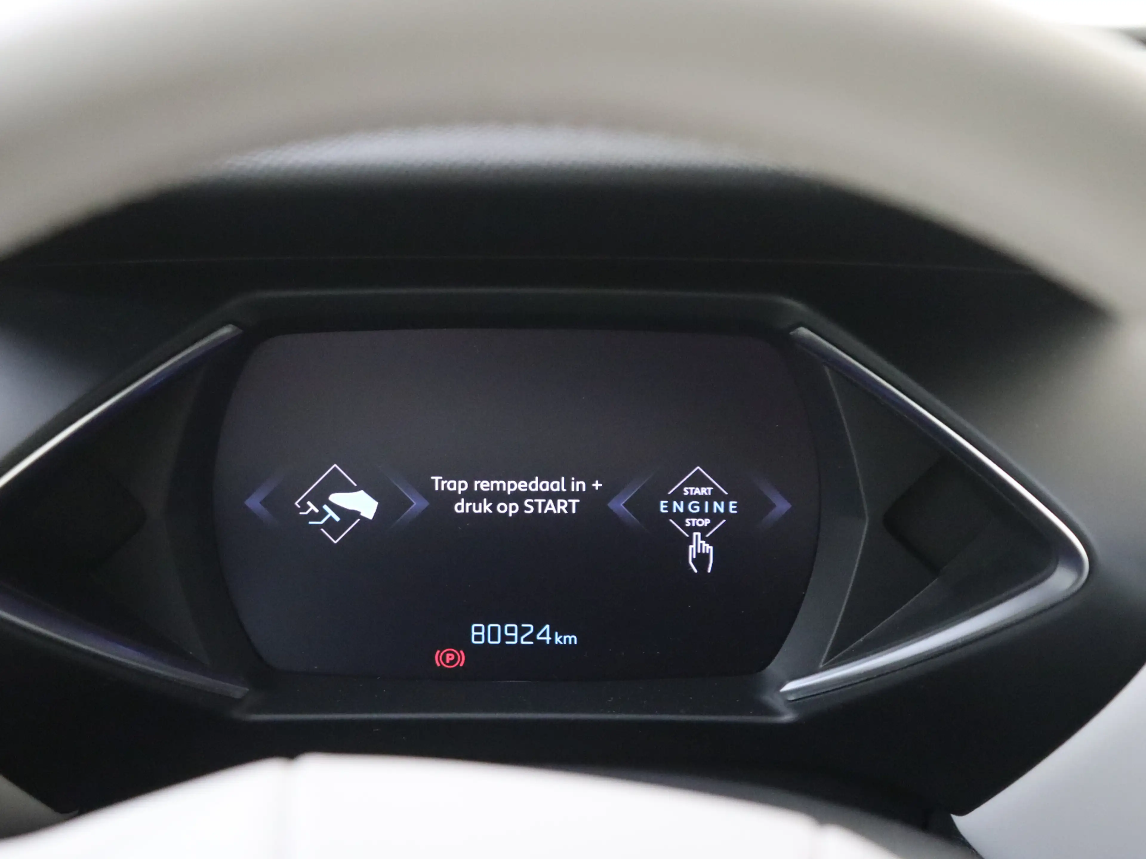 DS Automobiles DS 3 Crossback E-Tense Bastille 50 kWh — photo 8