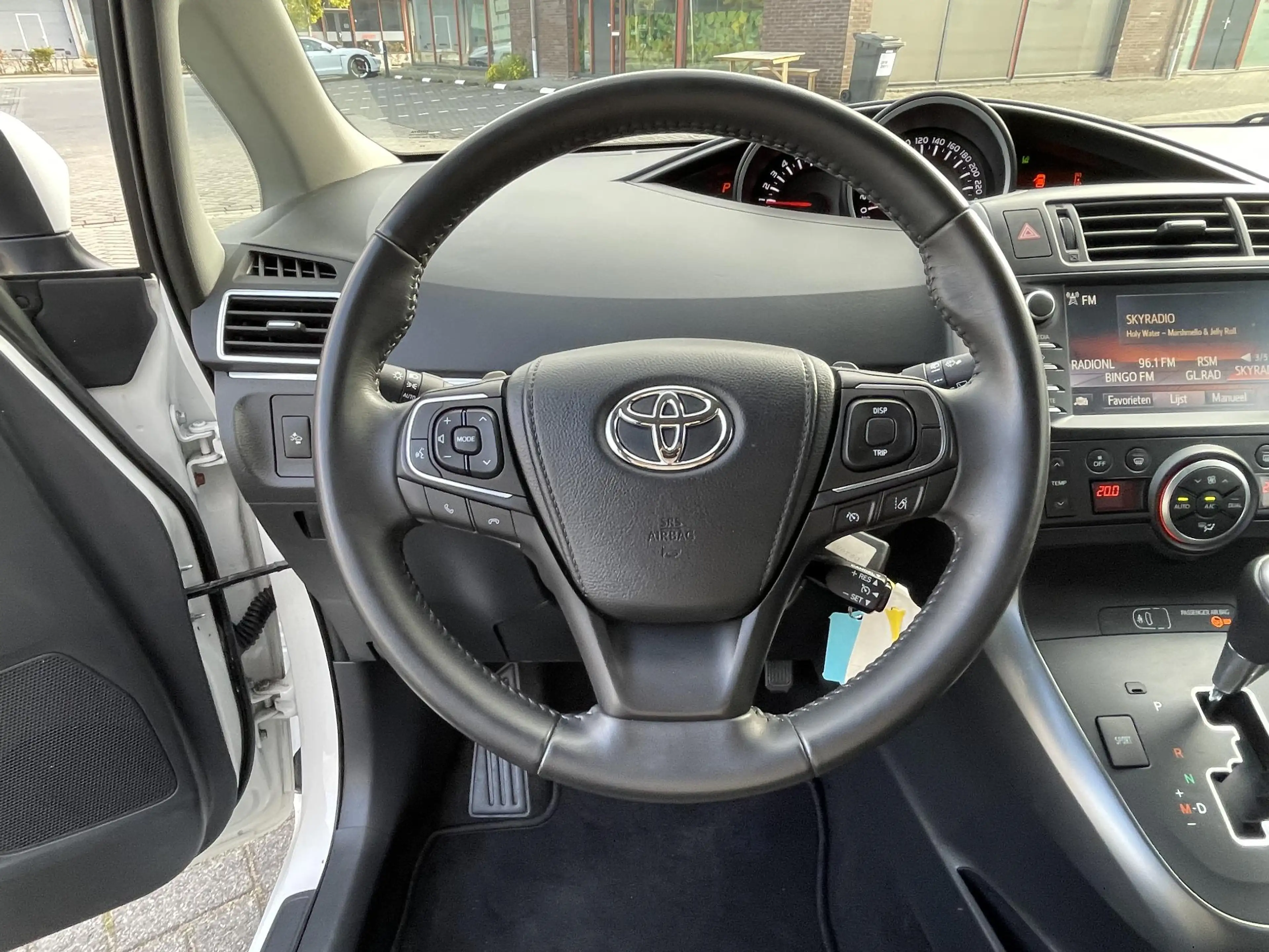 Toyota Verso 1.8 VVT-i SkyView Edition , Automaat, Trekhaak — photo 7
