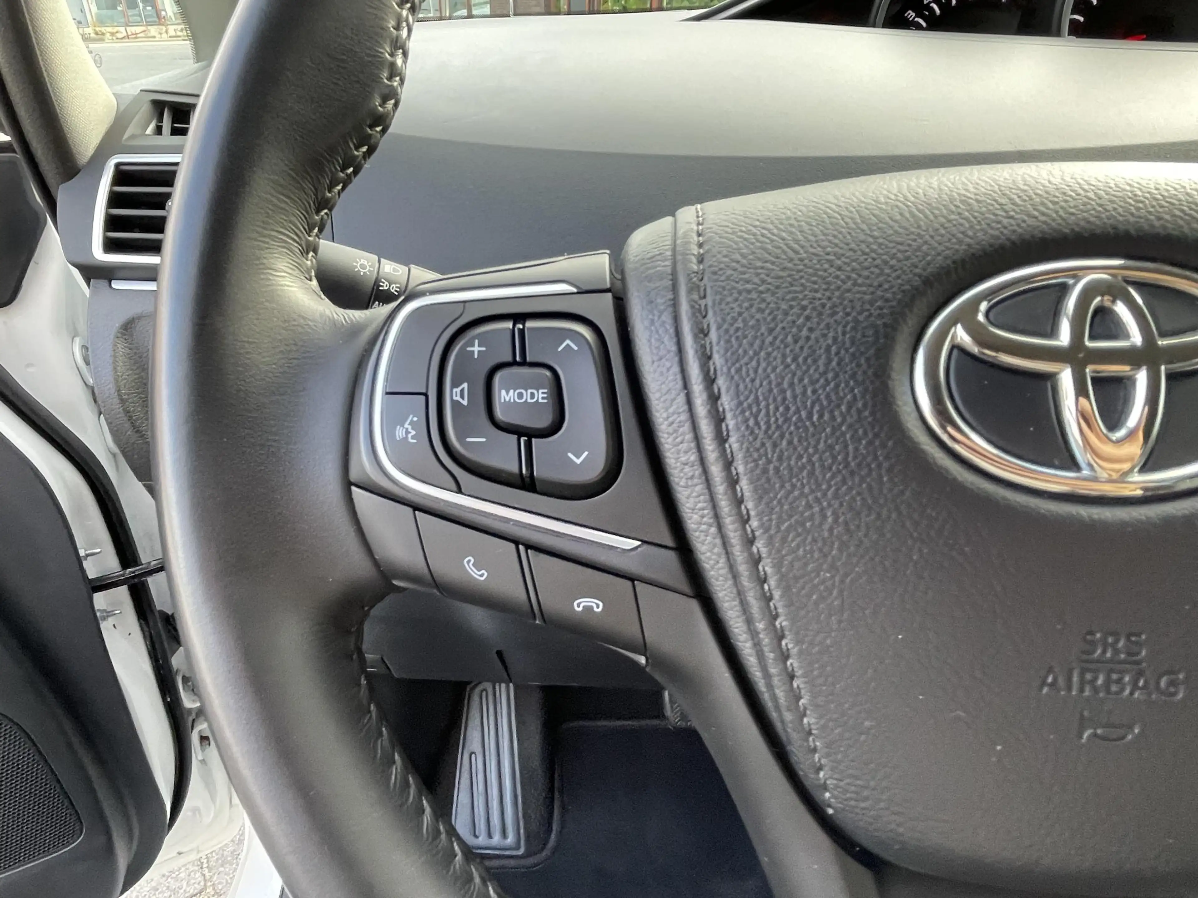 Toyota Verso 1.8 VVT-i SkyView Edition , Automaat, Trekhaak — photo 9