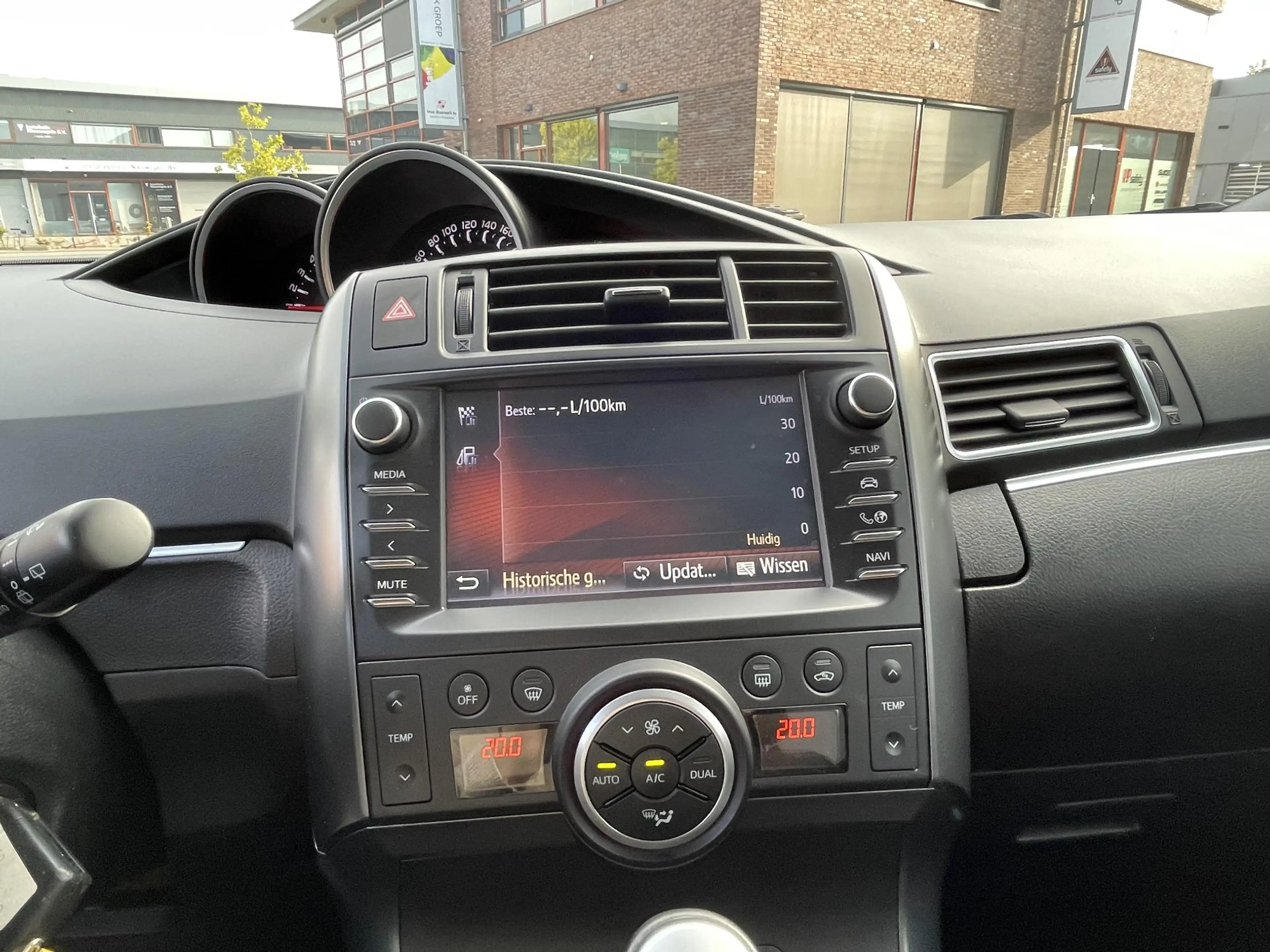 Toyota Verso 1.8 VVT-i SkyView Edition , Automaat, Trekhaak — photo 15