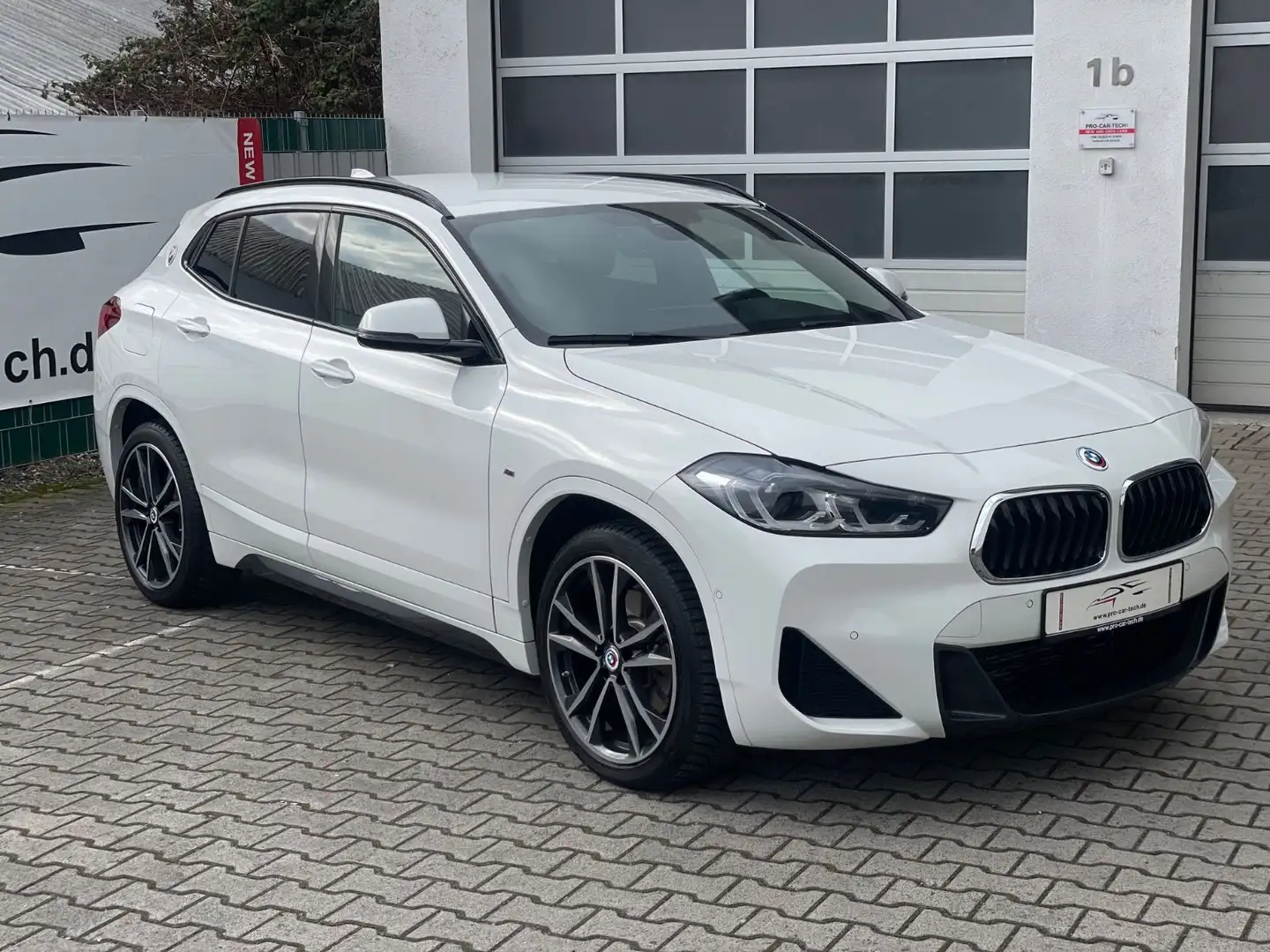 BMW X2 sDrive20i |M Sport |Navi|HUD|19"ALU|Allwetter Blanc - 1