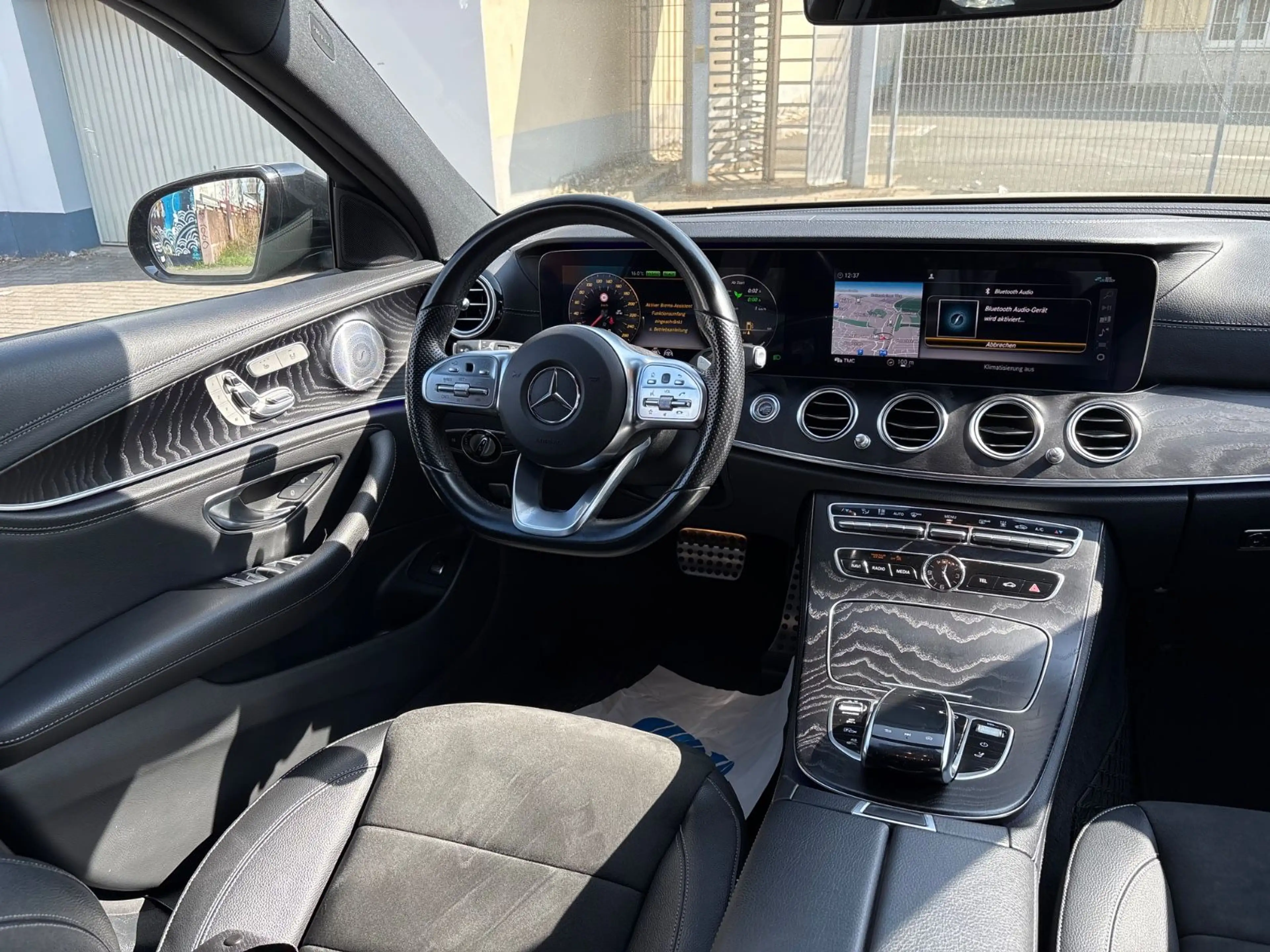 Mercedes-Benz E 300 dE T-Modell dE 300 de AMG LIne Voll Panora — photo 5