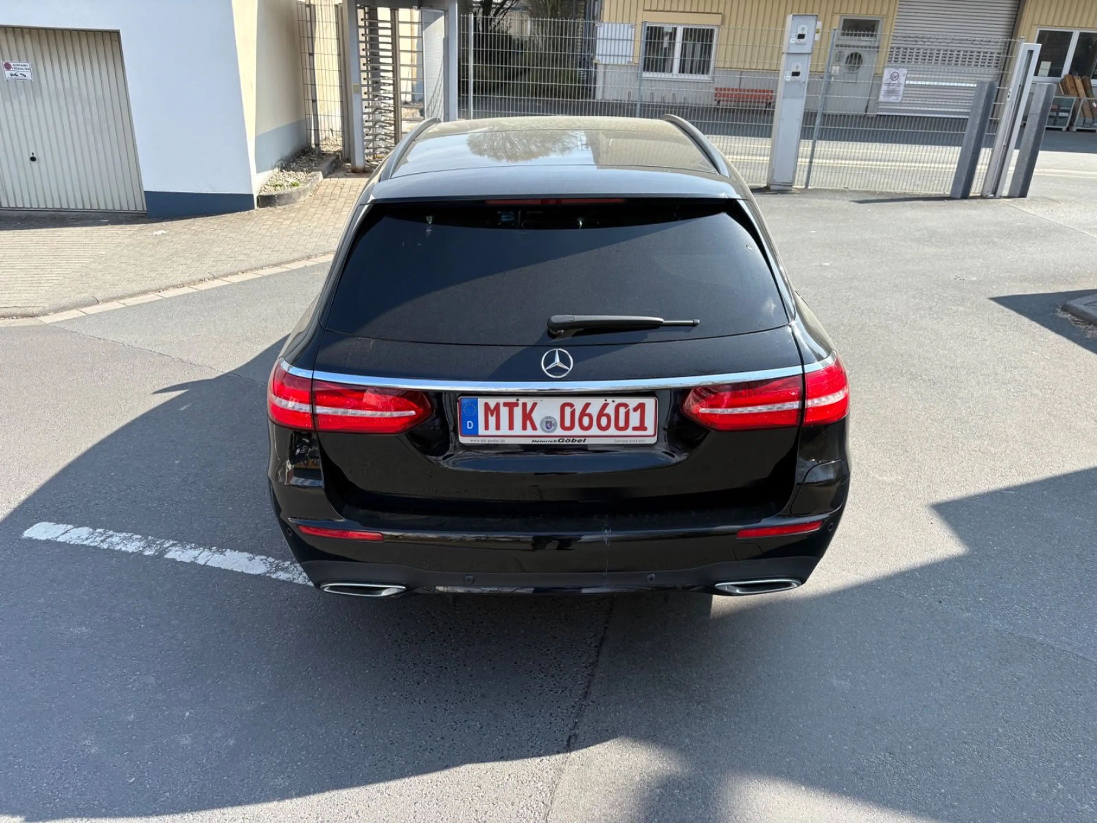 Mercedes-Benz E 300 dE T-Modell dE 300 de AMG LIne Voll Panora — photo 25