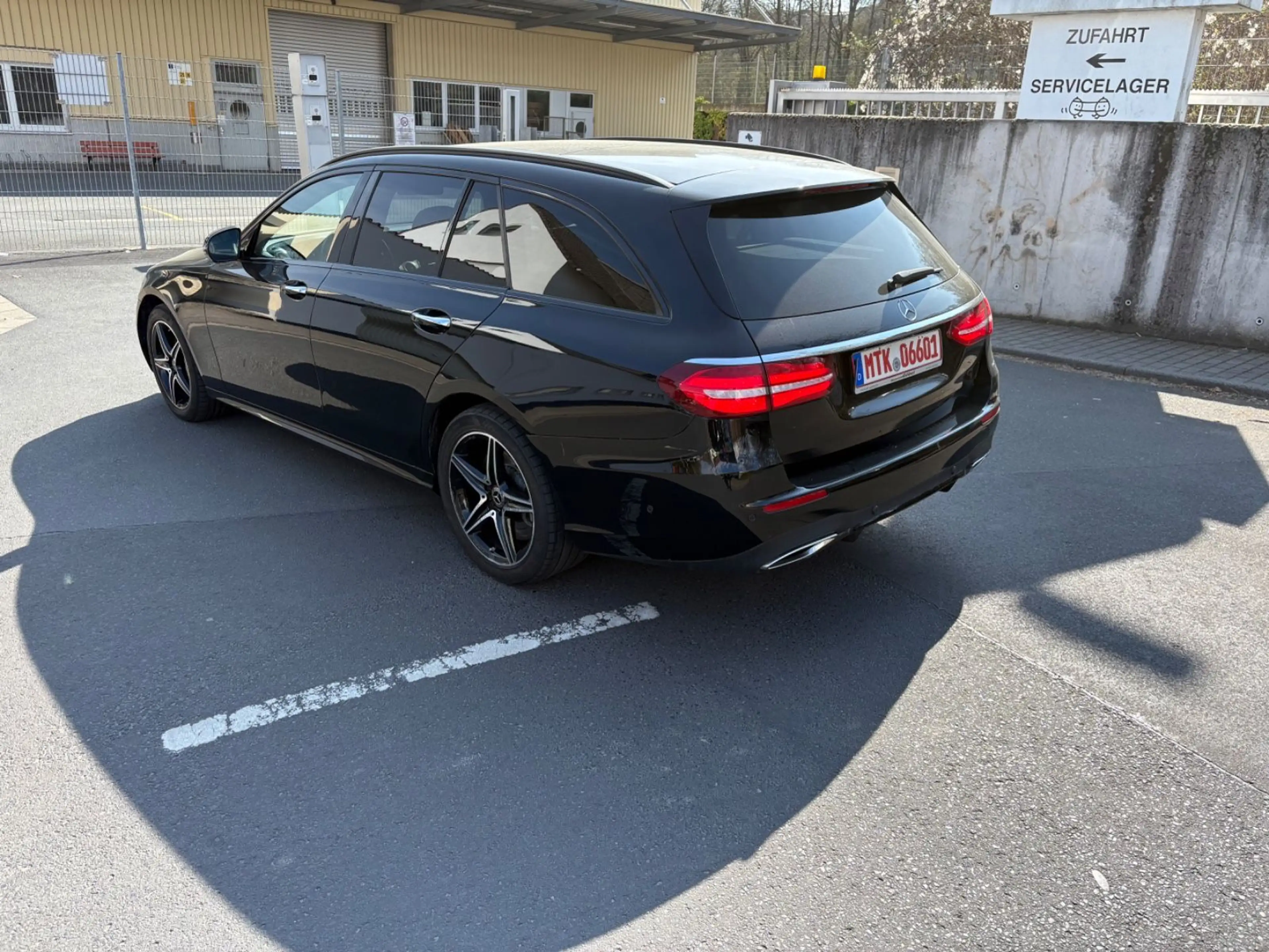 Mercedes-Benz E 300 dE T-Modell dE 300 de AMG LIne Voll Panora — photo 26