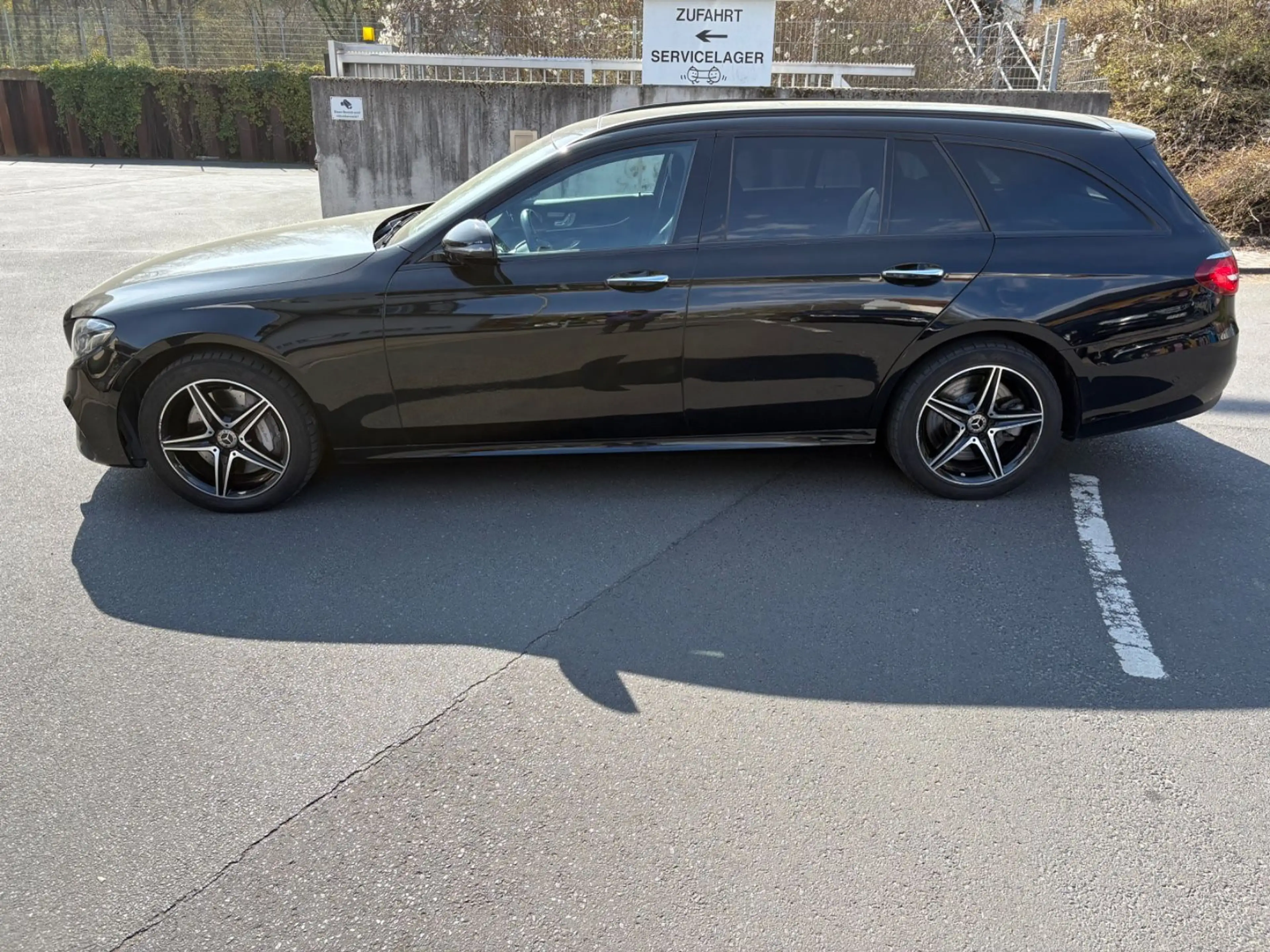 Mercedes-Benz E 300 dE T-Modell dE 300 de AMG LIne Voll Panora — photo 4
