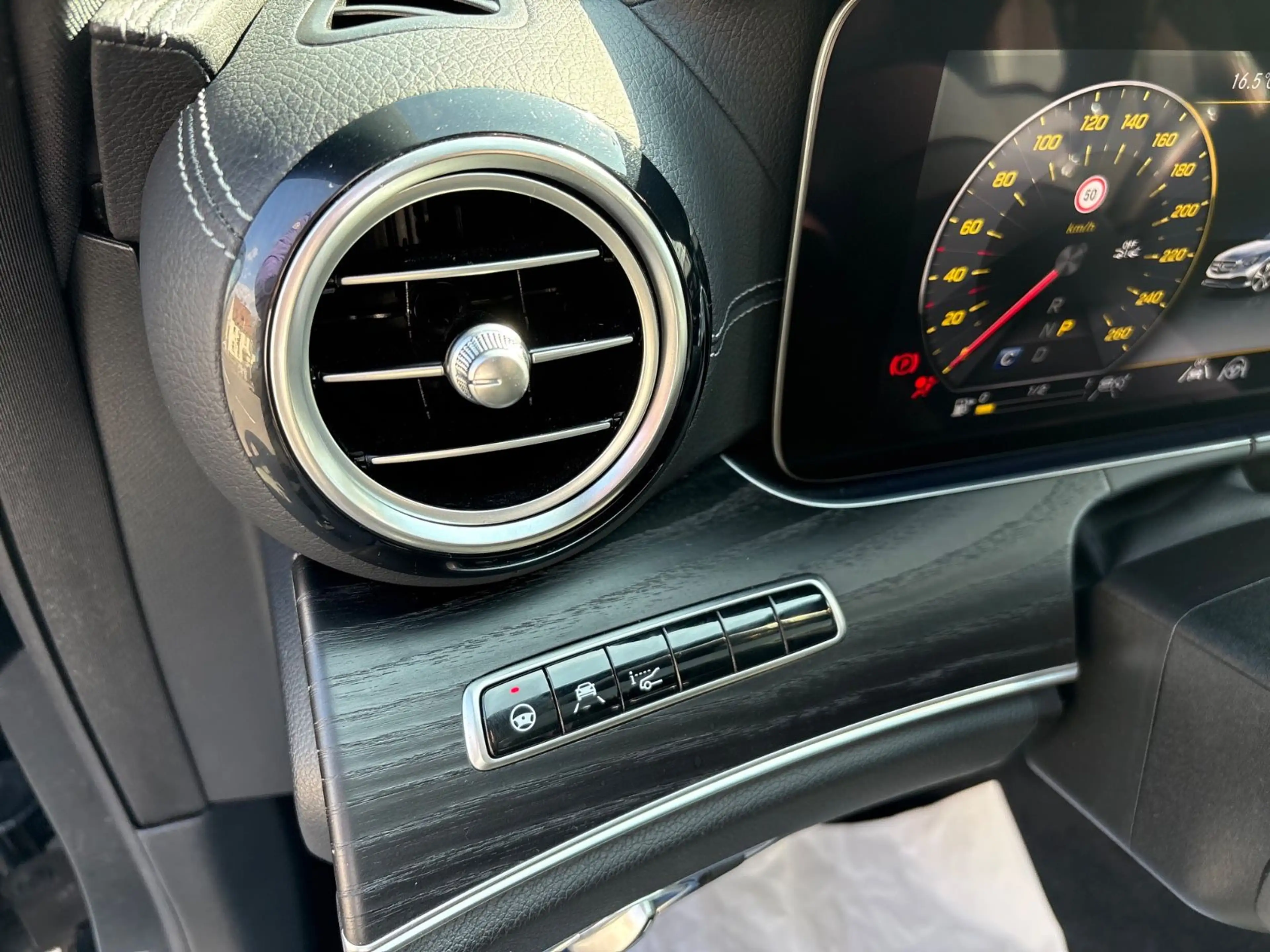 Mercedes-Benz E 300 dE T-Modell dE 300 de AMG LIne Voll Panora — photo 10