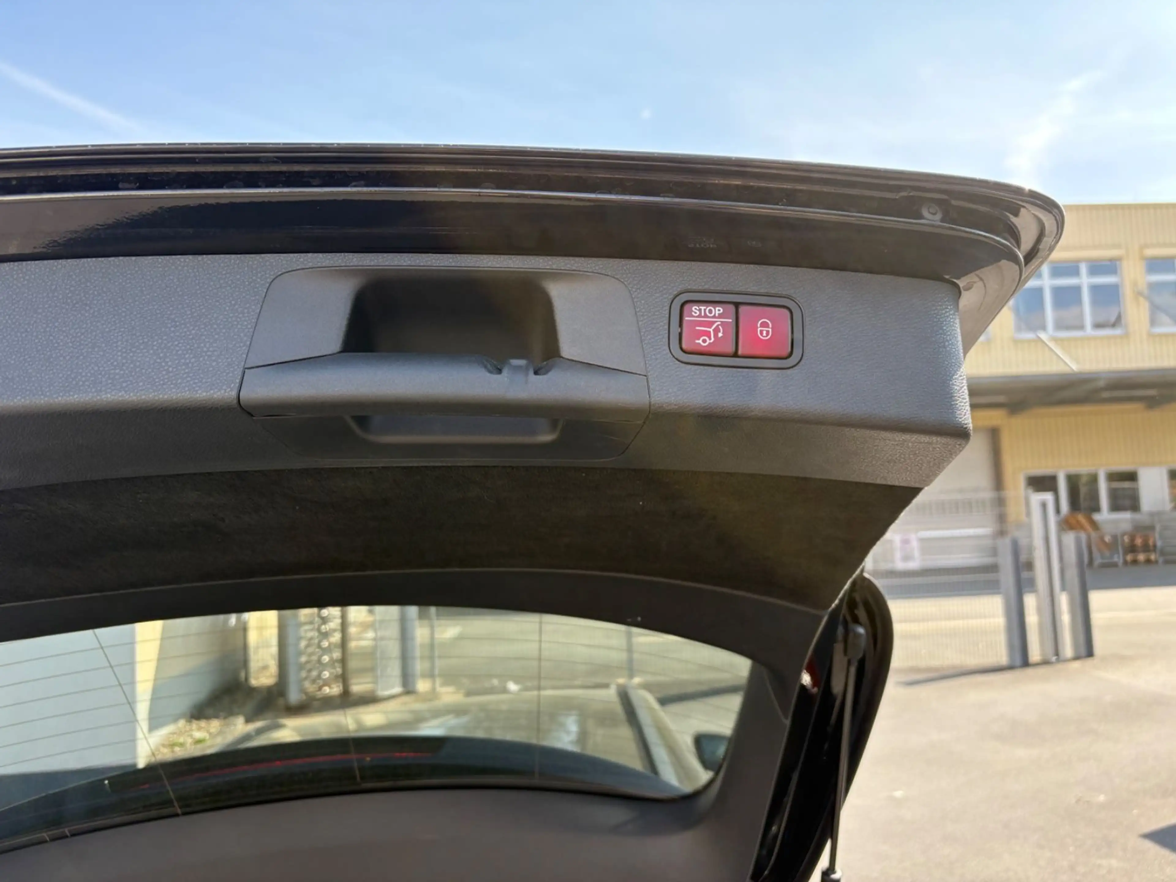 Mercedes-Benz E 300 dE T-Modell dE 300 de AMG LIne Voll Panora — photo 24