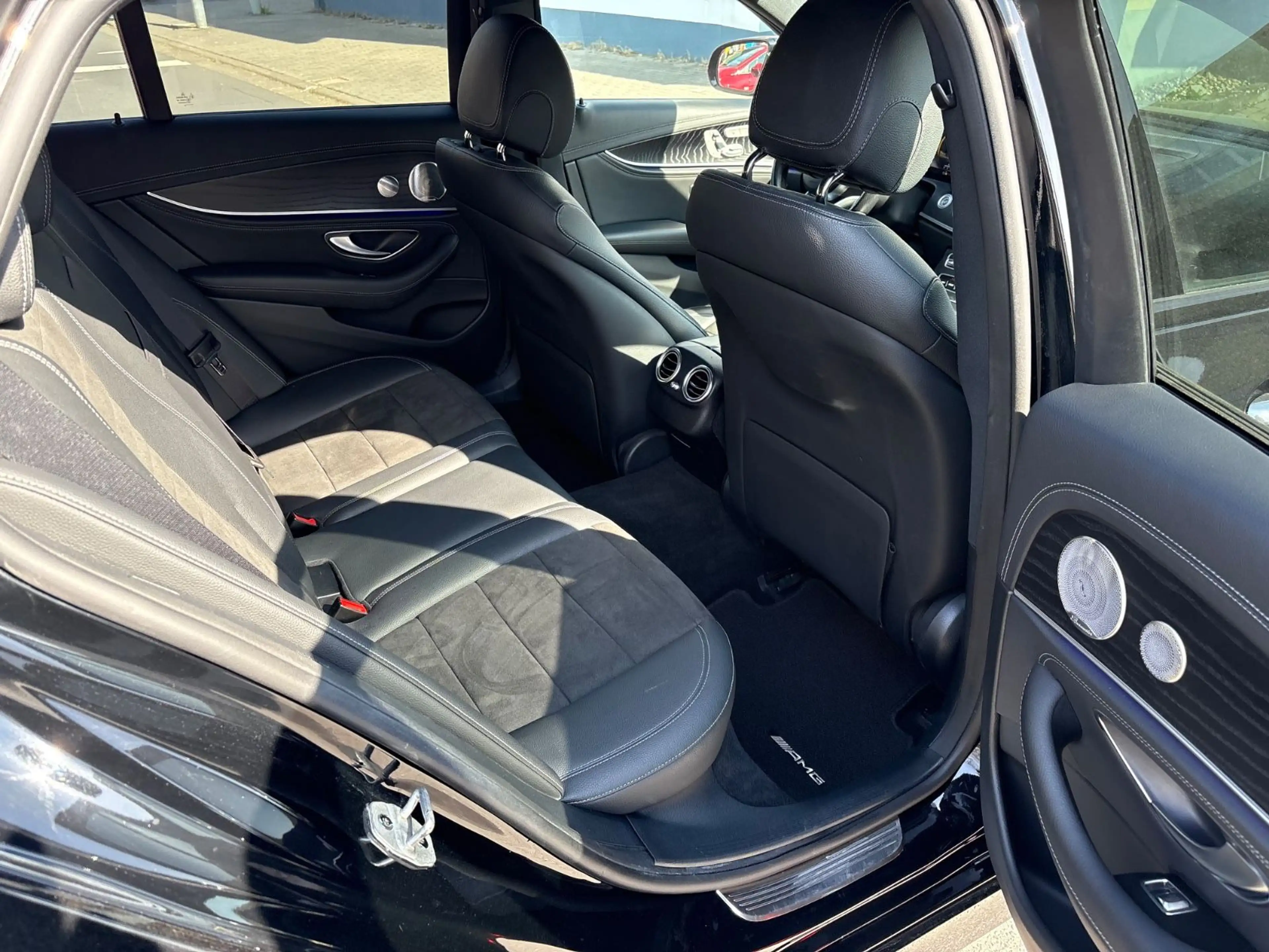 Mercedes-Benz E 300 dE T-Modell dE 300 de AMG LIne Voll Panora — photo 20