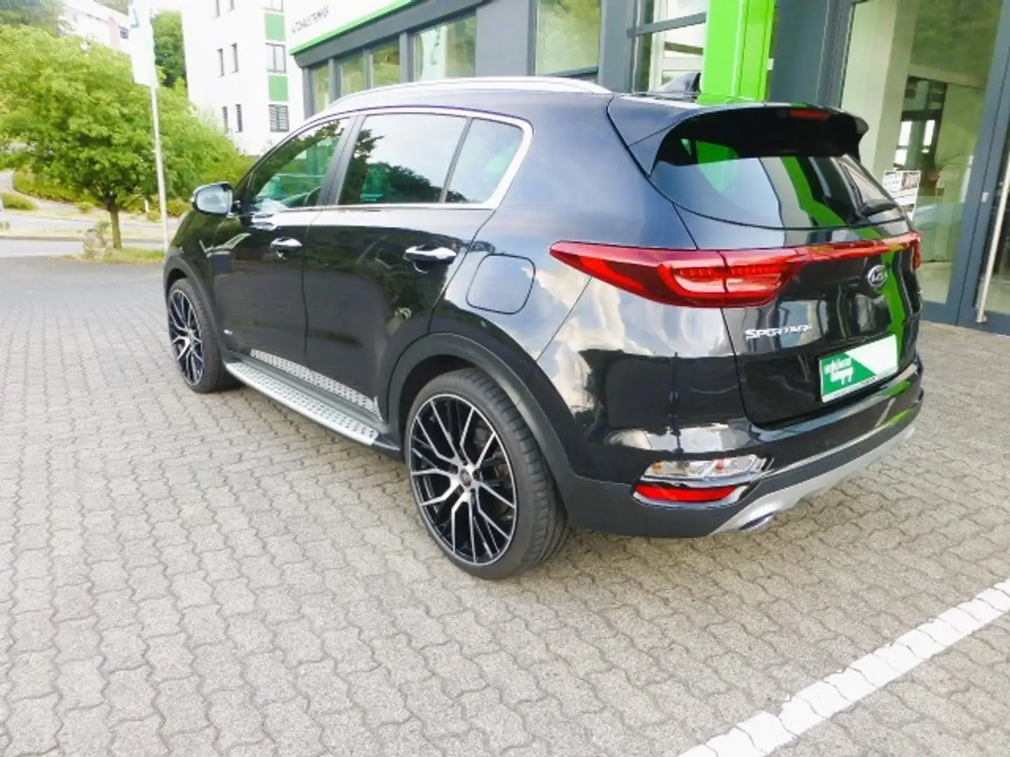 Kia Sportage 2.0 CRDi GTLine 4x4 PANO NAVi AHK KAM Klima Navi Zwart - 2