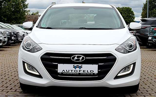 Hyundai i30 1.6 CRDi/VOLL SHEFT/KLIMA/ALLWETTER/PDC/
