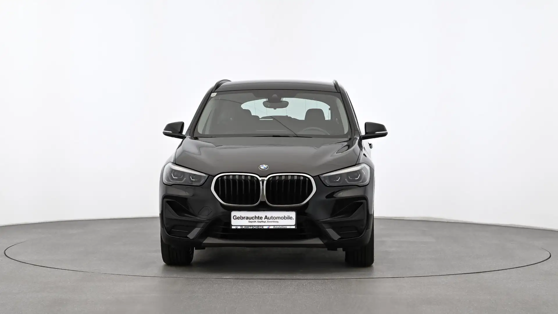 BMW X1 sDrive16d F48 Schwarz - 2