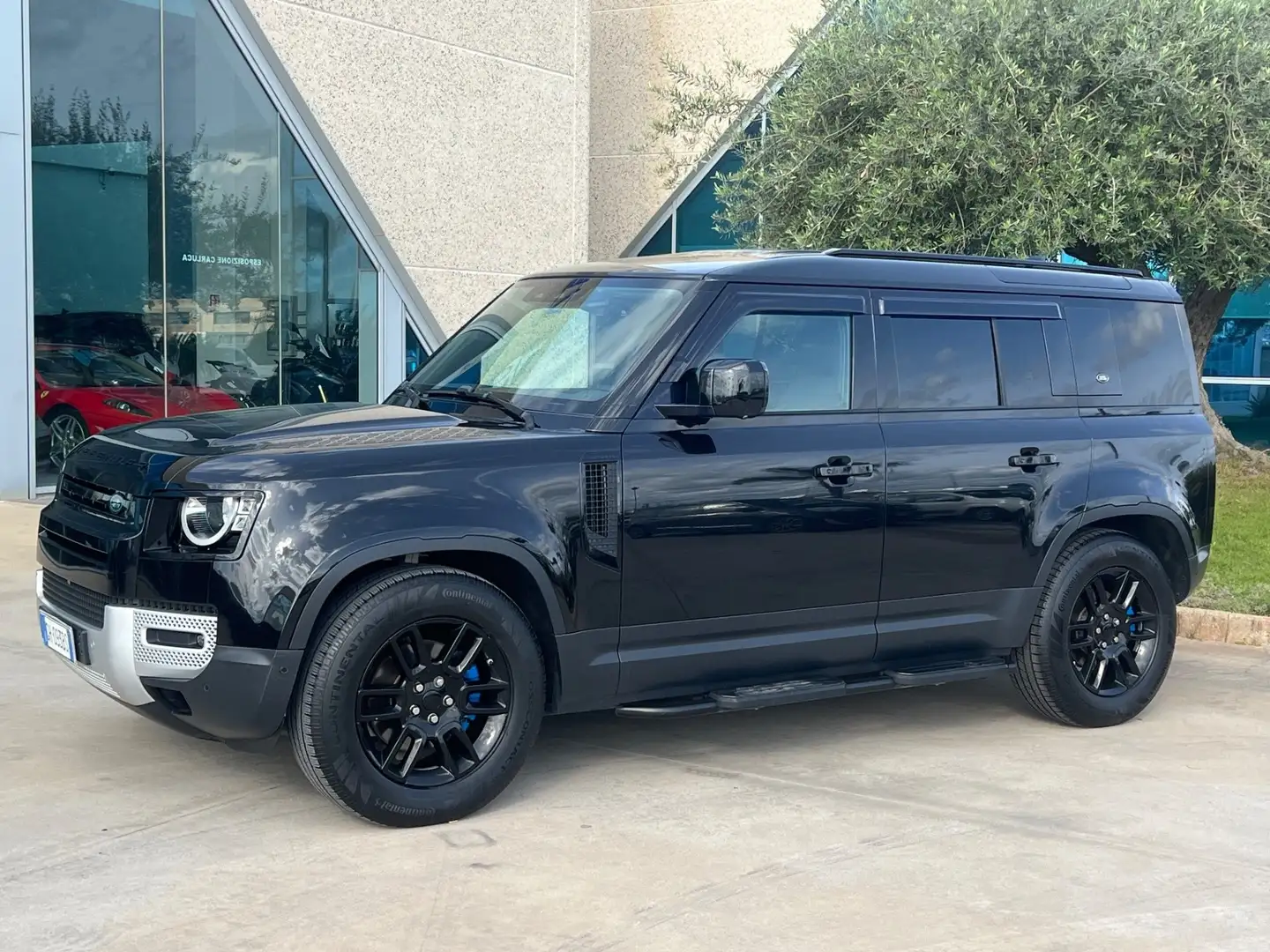 Land Rover Defender 110 HSE 240cv offerta T-Stock prezzo imperdibile Nero - 2
