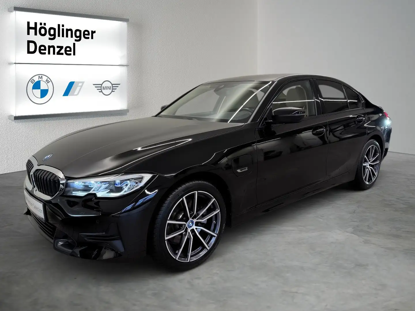BMW 320 e Schwarz - 2