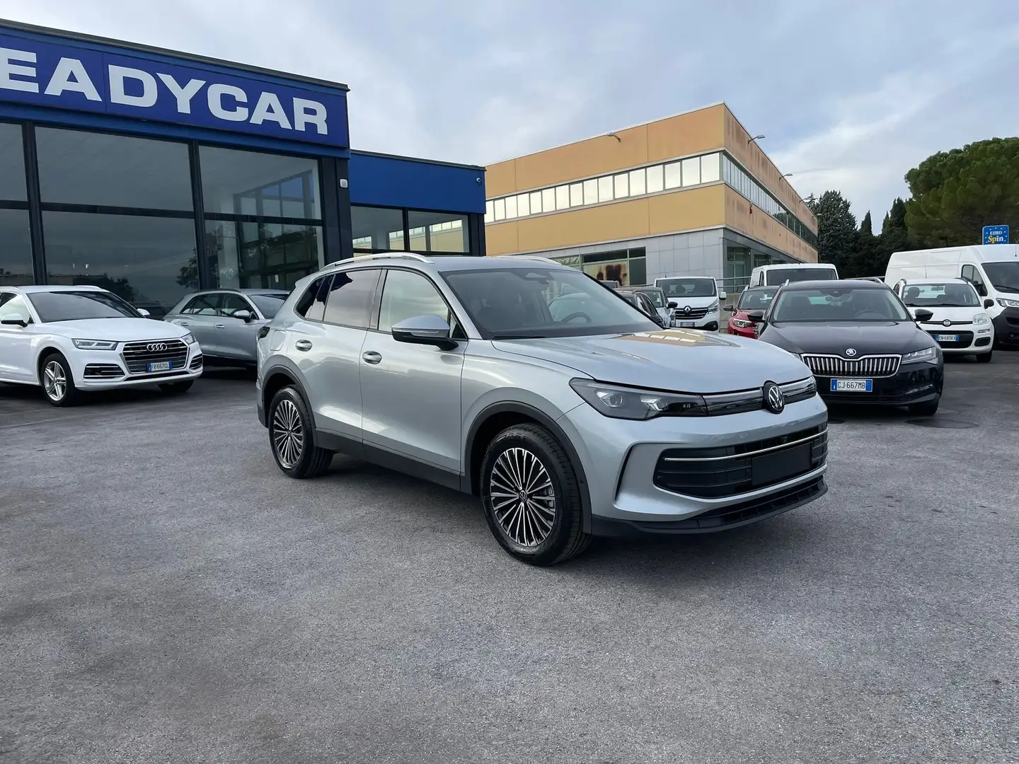 Volkswagen Tiguan 2.0 TDI 150 CV DSG Edition Plus Argento - 2
