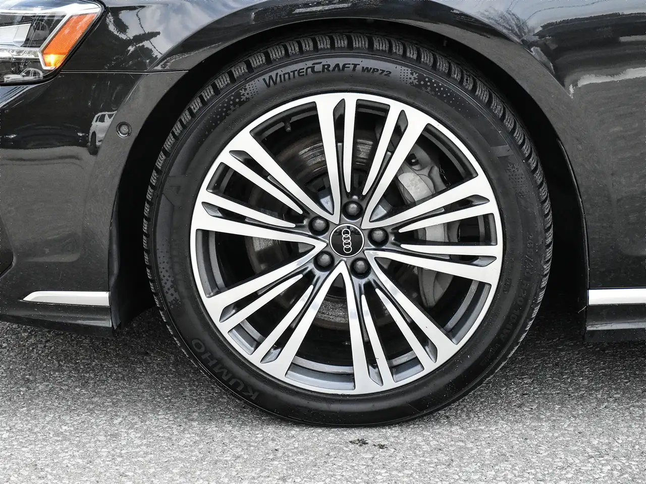 Audi A8 снимка Audi A8