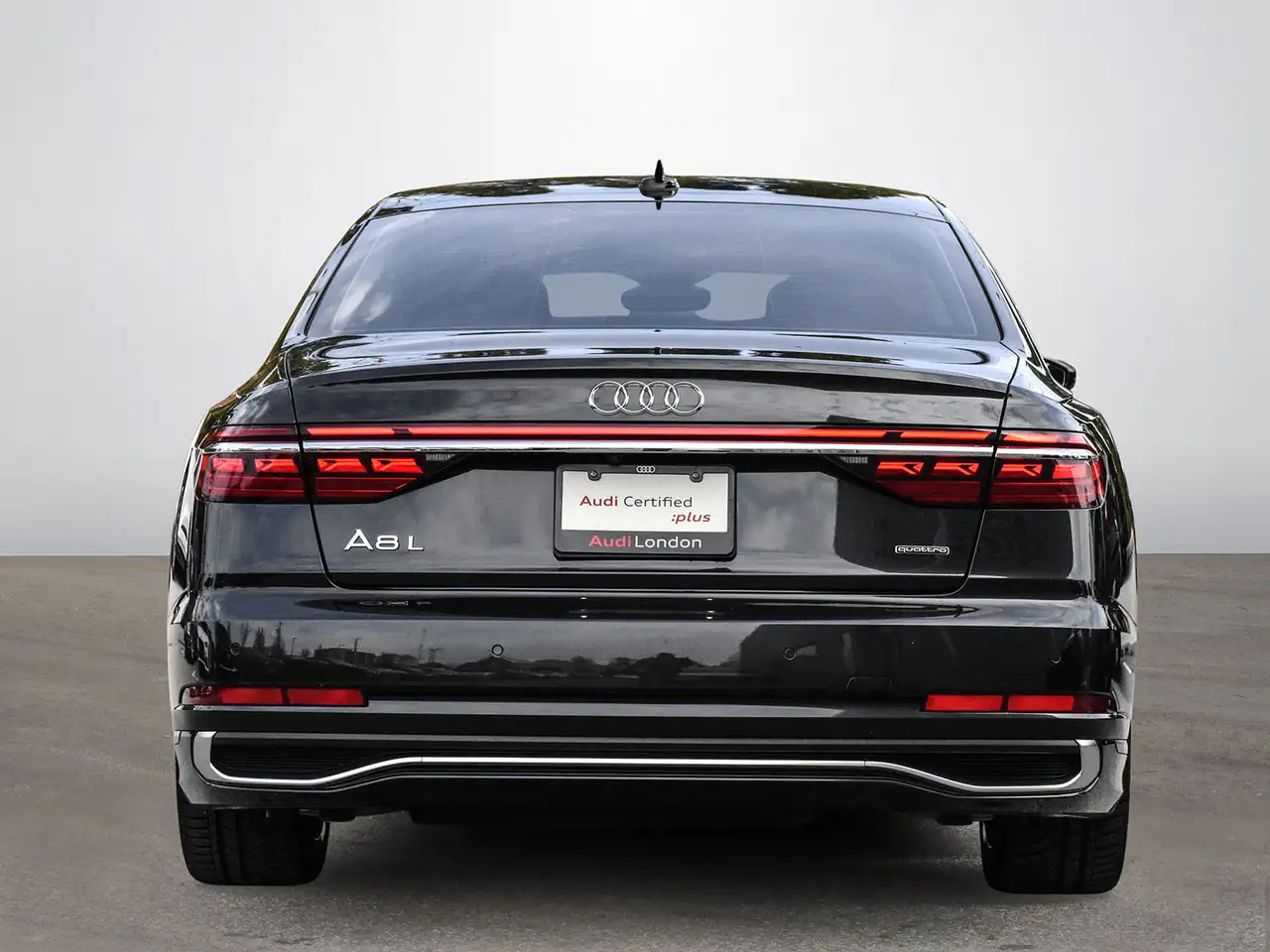 Audi A8 снимка Audi A8