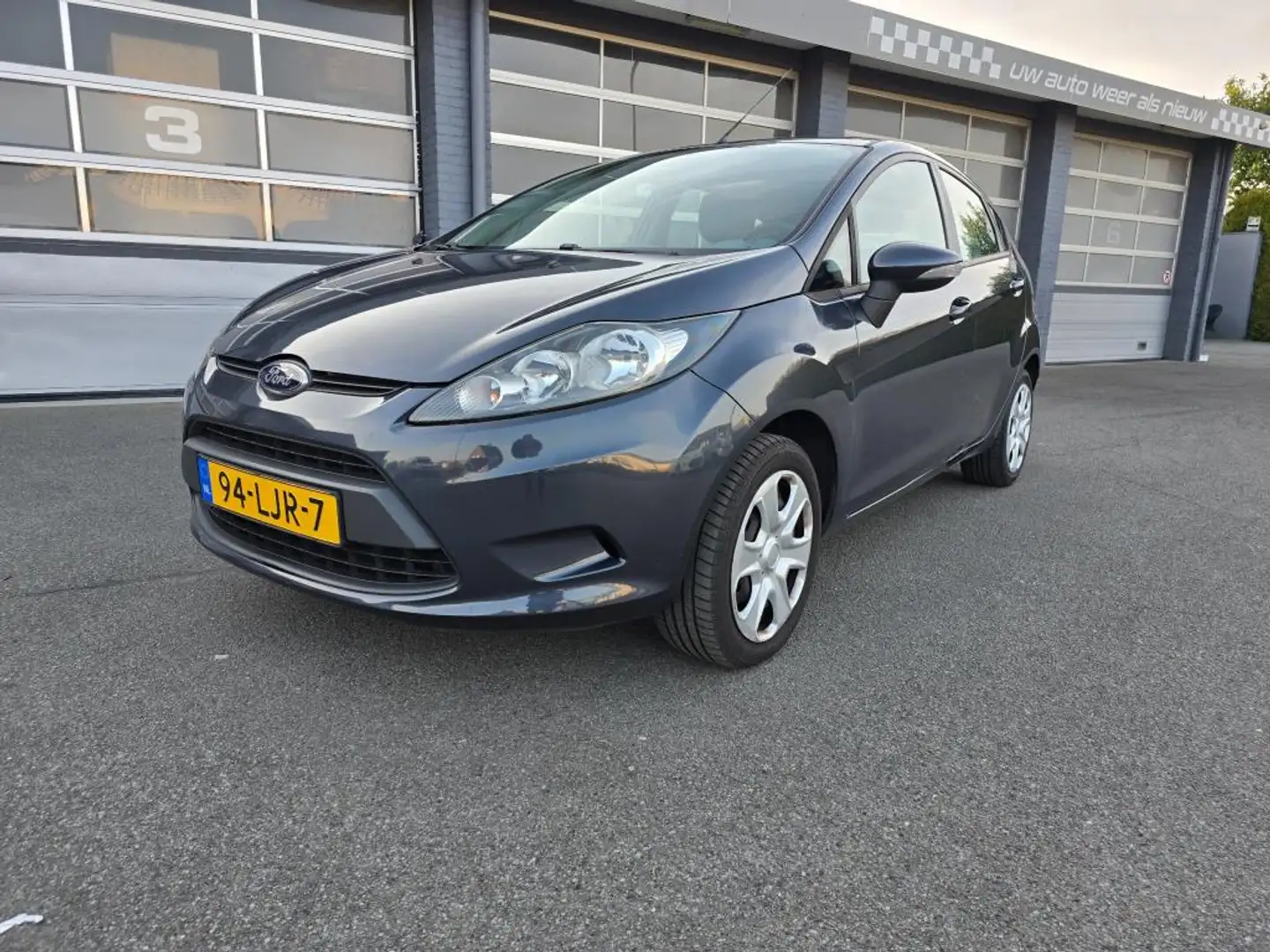 Ford Fiesta SCHERPE PRIJS!/AIRCO/NAP/5DRS Grijs - 1