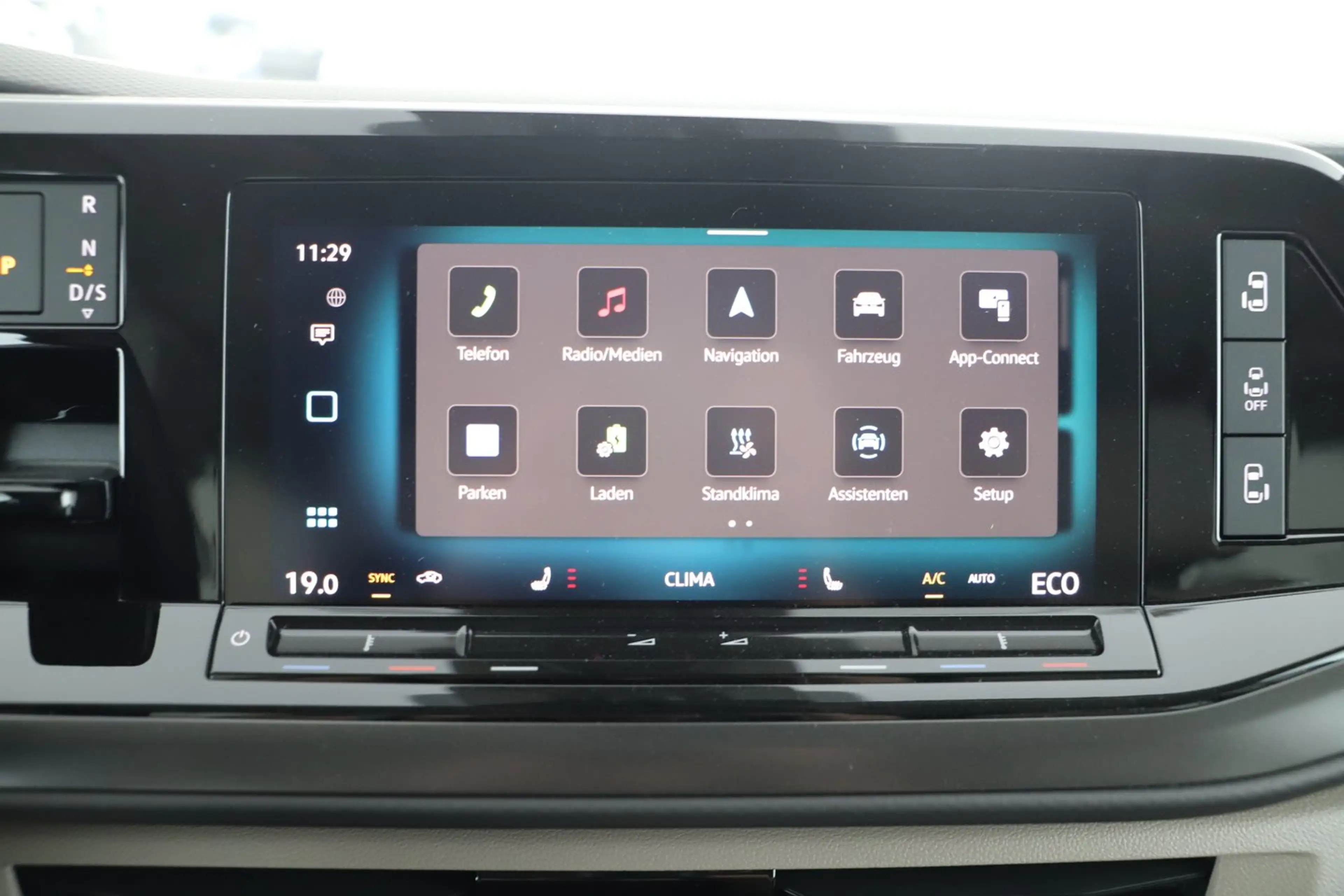Volkswagen T7 California VW Multivan T7 California eHybrid 180 kW 4M — photo 15