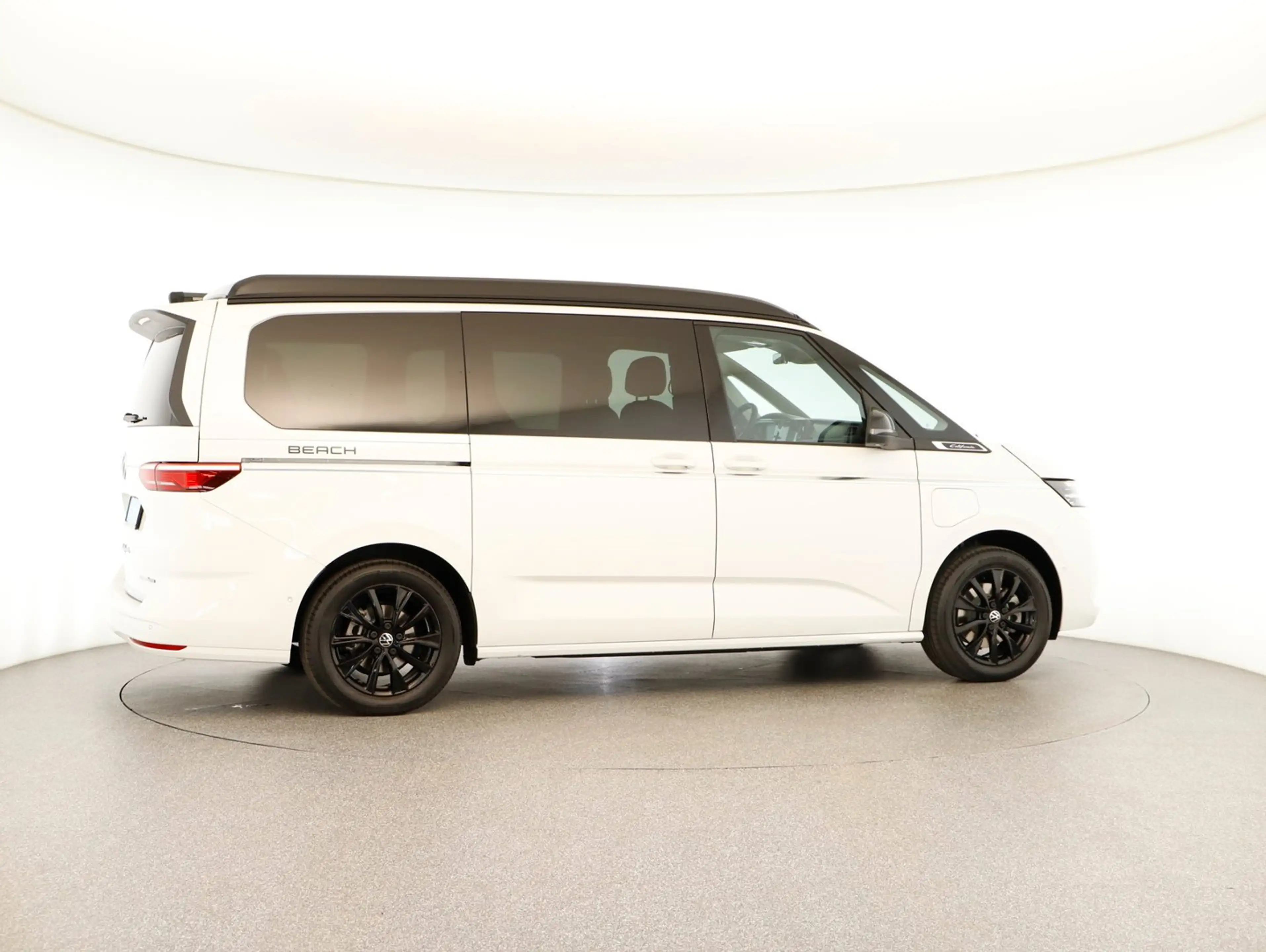 Volkswagen T7 California VW Multivan T7 California eHybrid 180 kW 4M — photo 4