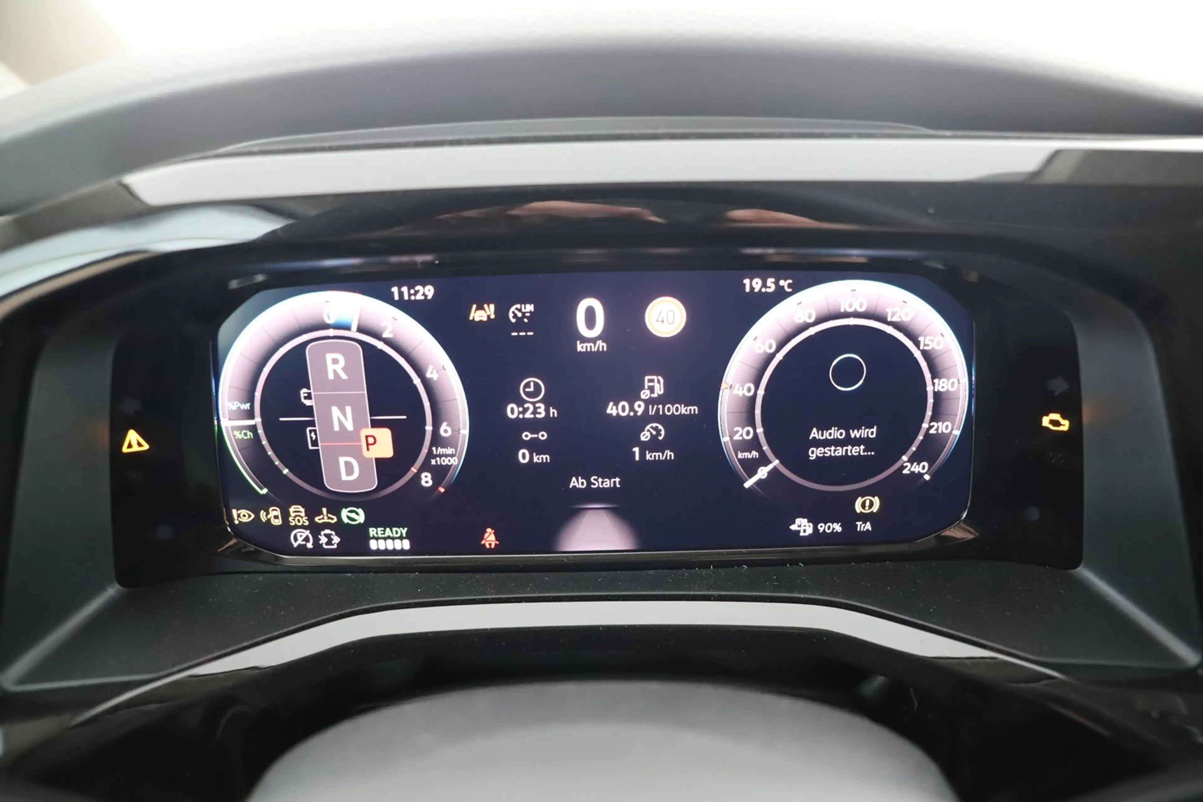 Volkswagen T7 California VW Multivan T7 California eHybrid 180 kW 4M — photo 13