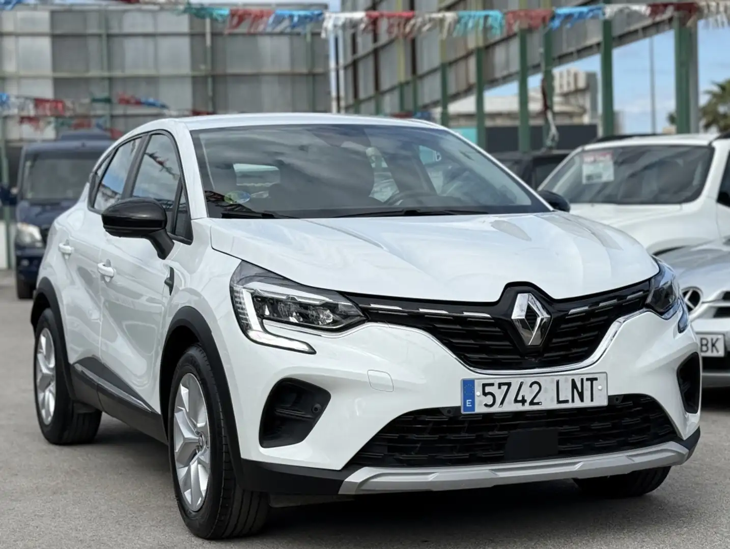 Renault Captur TCe Intens 67kW Weiß - 1