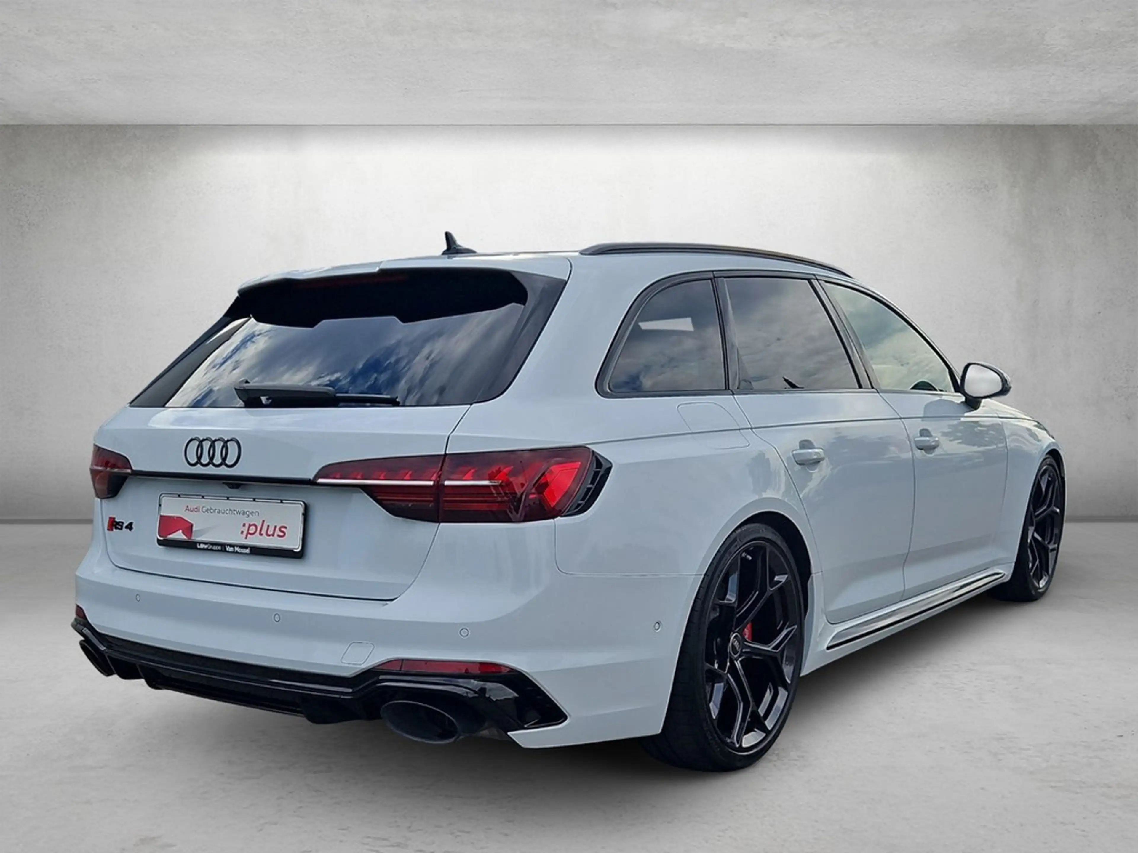 Audi RS4 RS 4 Avant TFSI quattro tiptronic *Pano*AHK* — photo 3