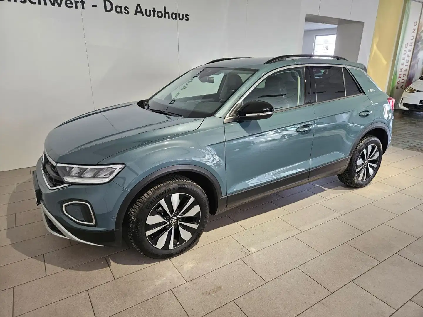 Volkswagen T-Roc 1.5 TSI Goal AHK ACC Navi RFK ParkAss 4JGar Blau - 2